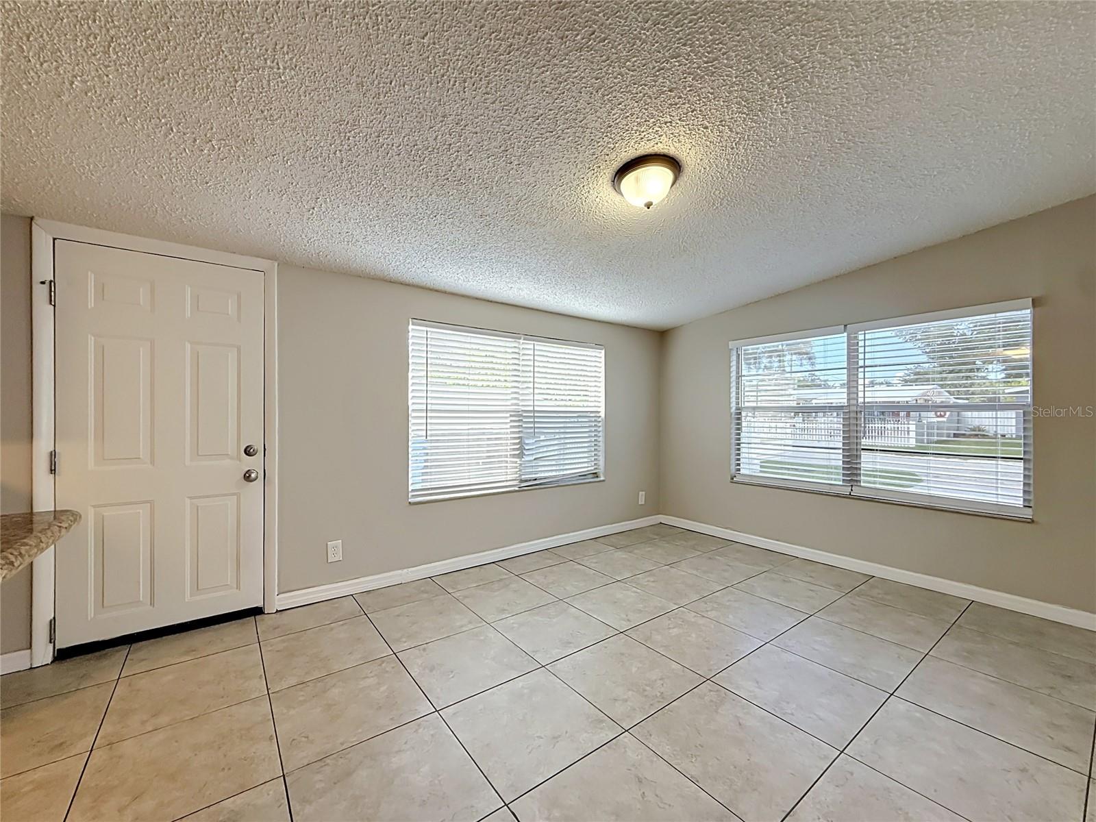 4923 CRESTHILL DR — photo 27