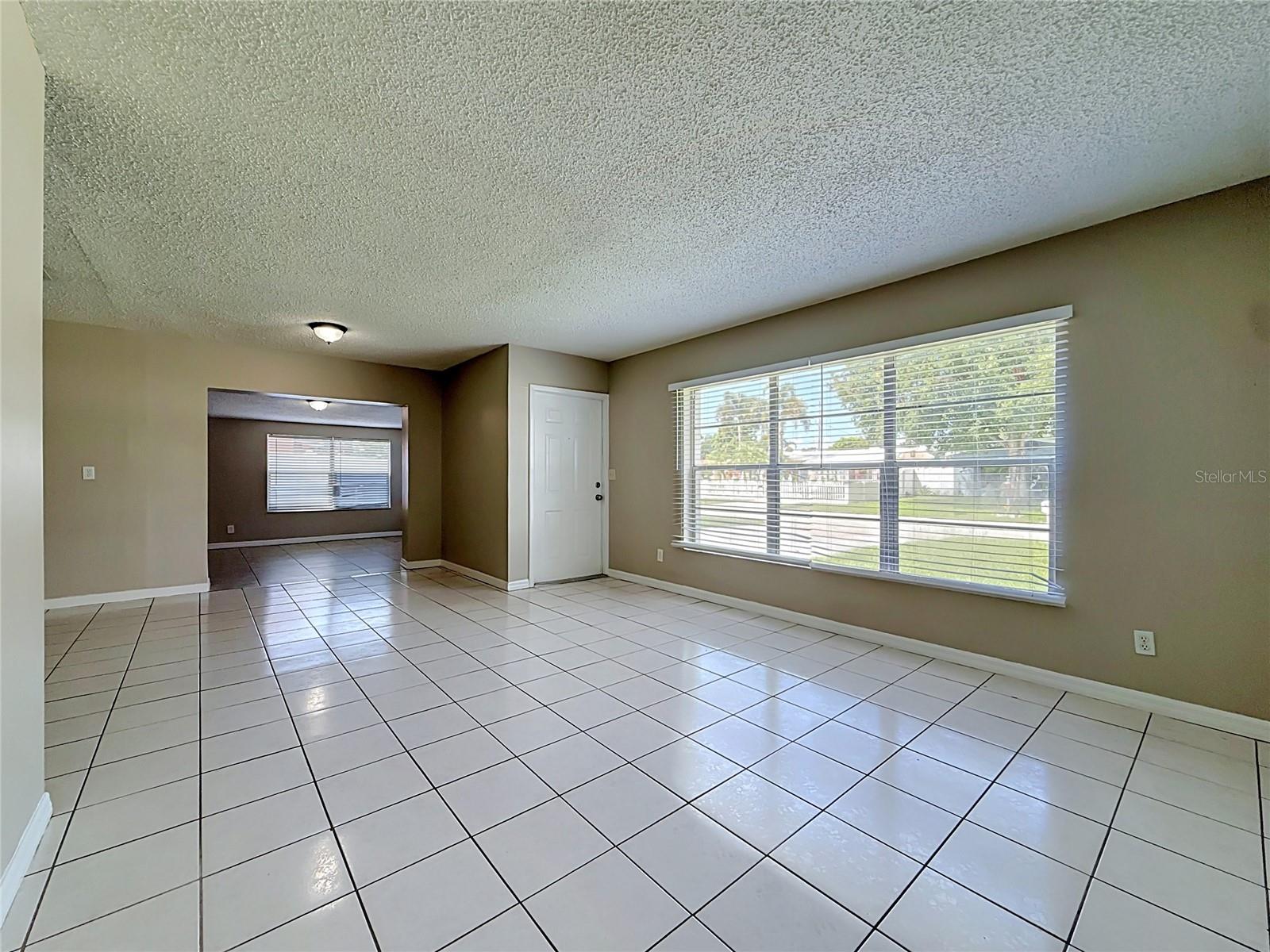 4923 CRESTHILL DR — photo 22