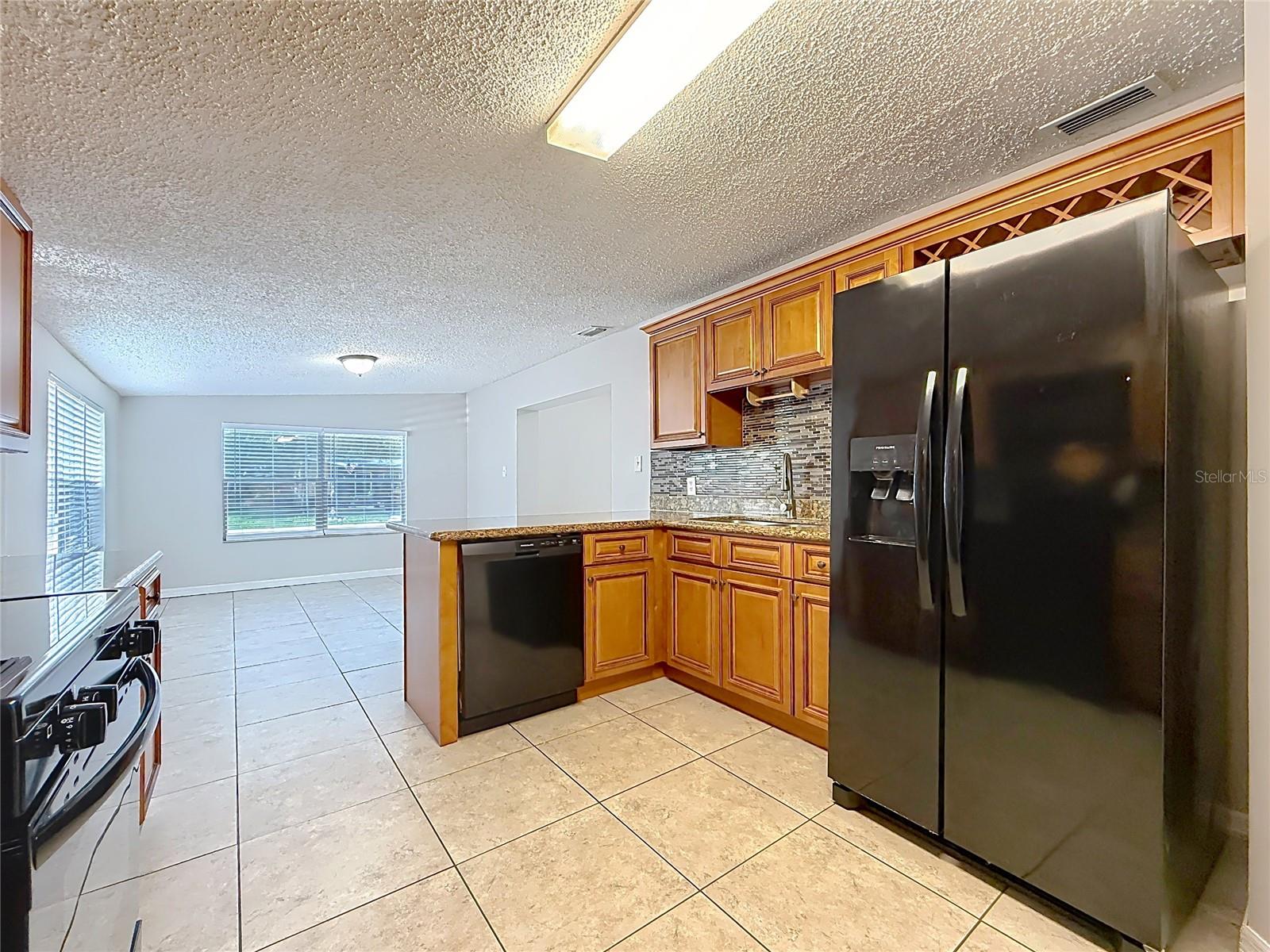 4923 CRESTHILL DR — photo 37