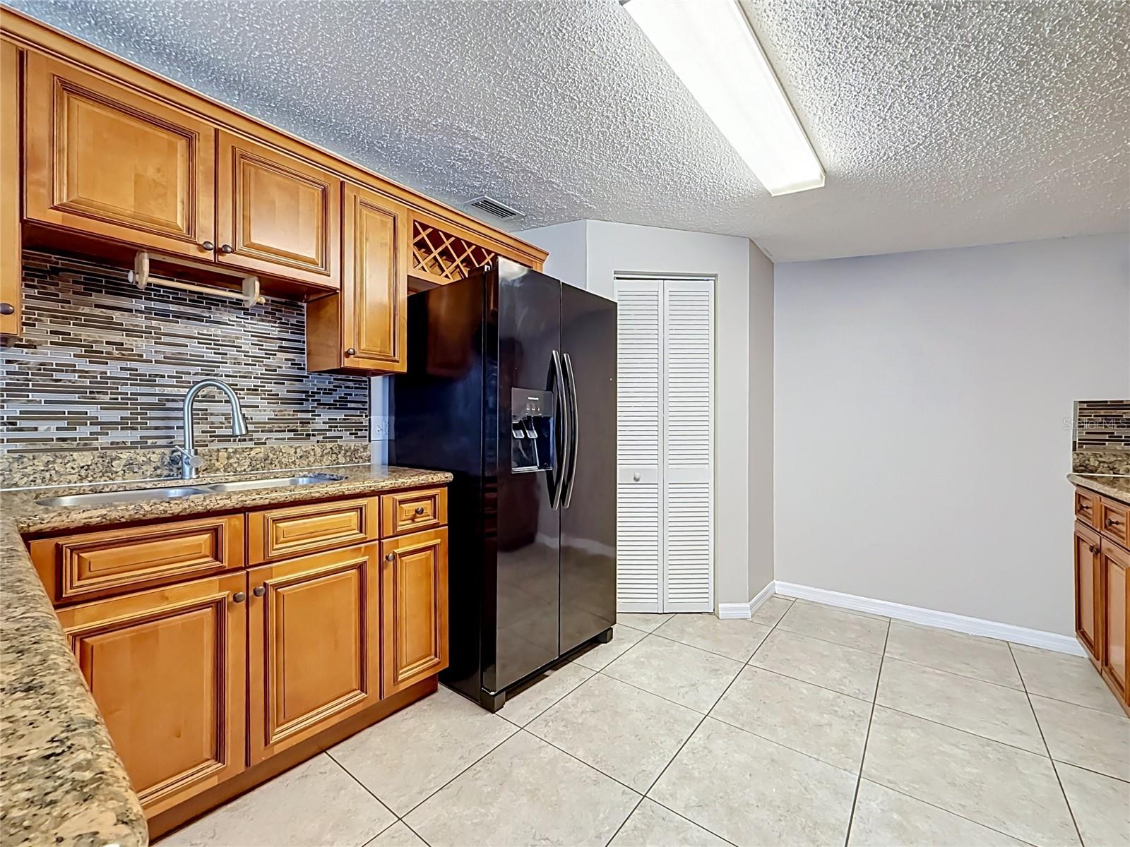 4923 CRESTHILL DR — photo 34