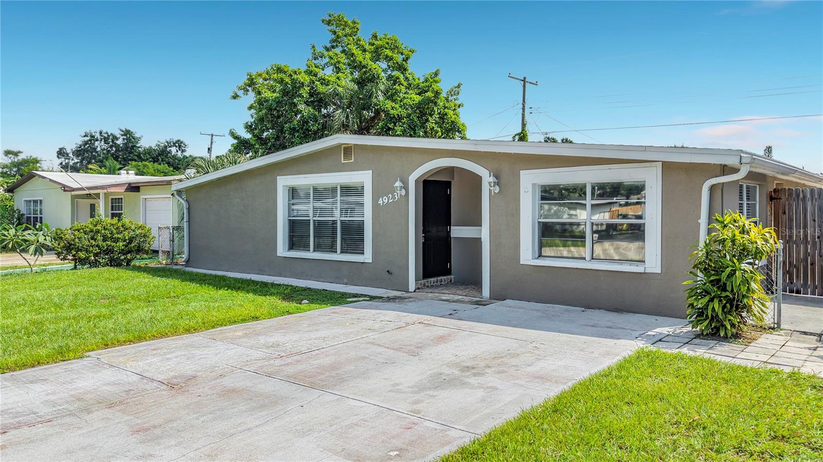 4923 CRESTHILL DR — photo 11