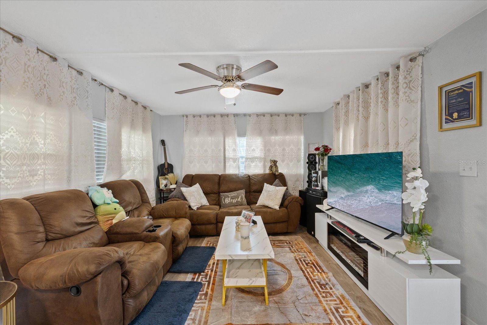4115 MAYWOOD DR — photo 4
