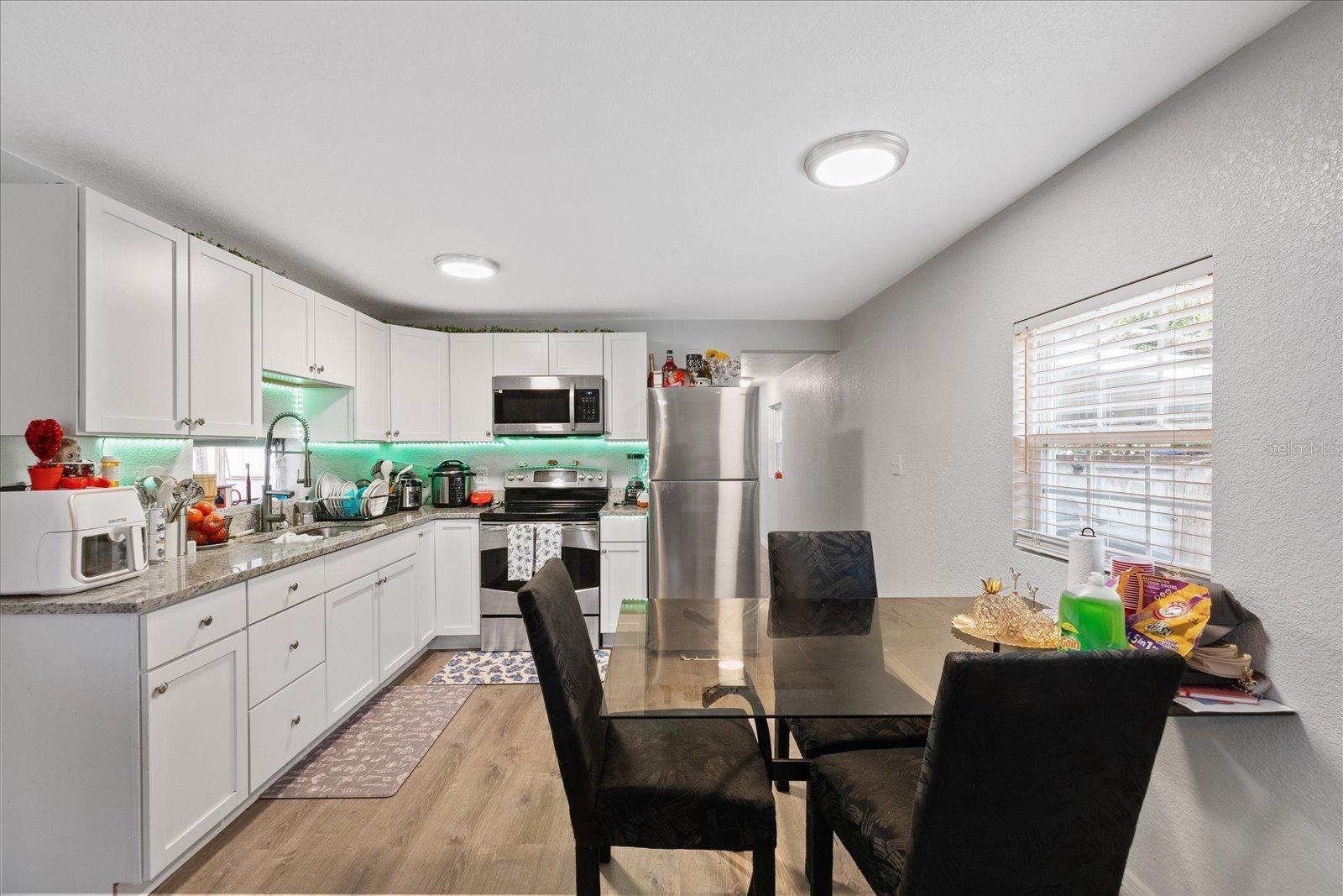 4115 MAYWOOD DR — photo 6