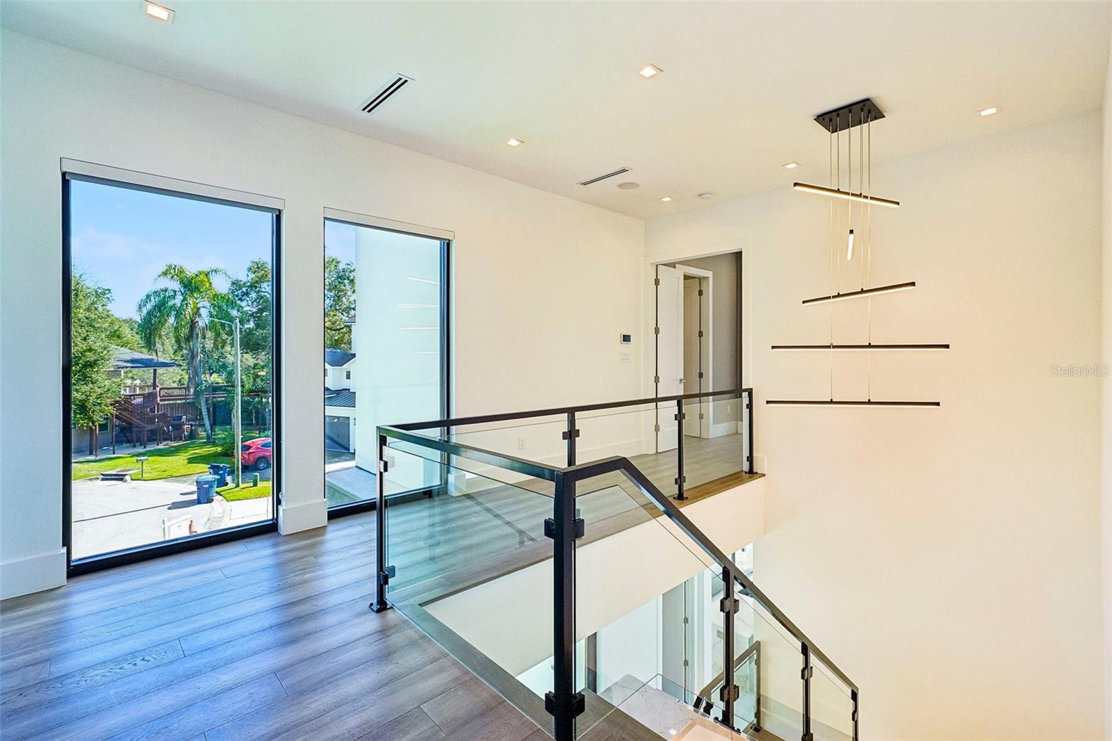8103 N RIVER SHORE DR — photo 43