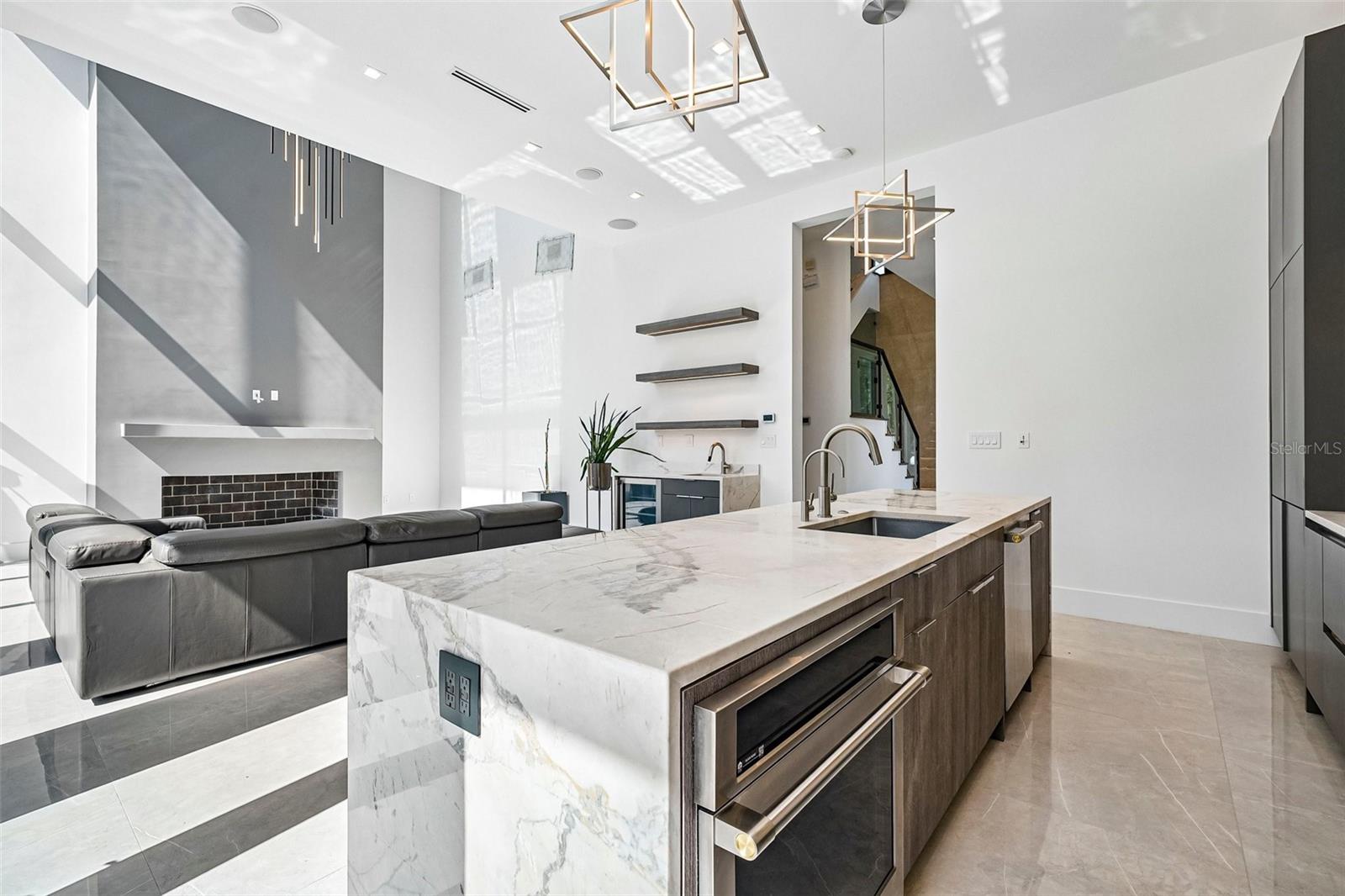 8103 N RIVER SHORE DR — photo 18
