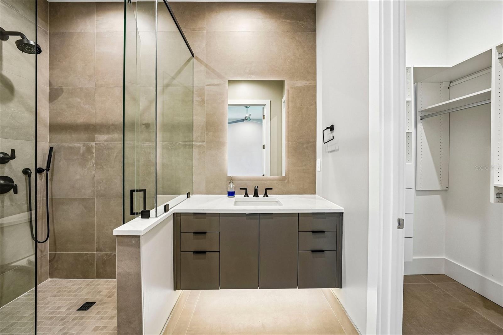 8103 N RIVER SHORE DR — photo 35