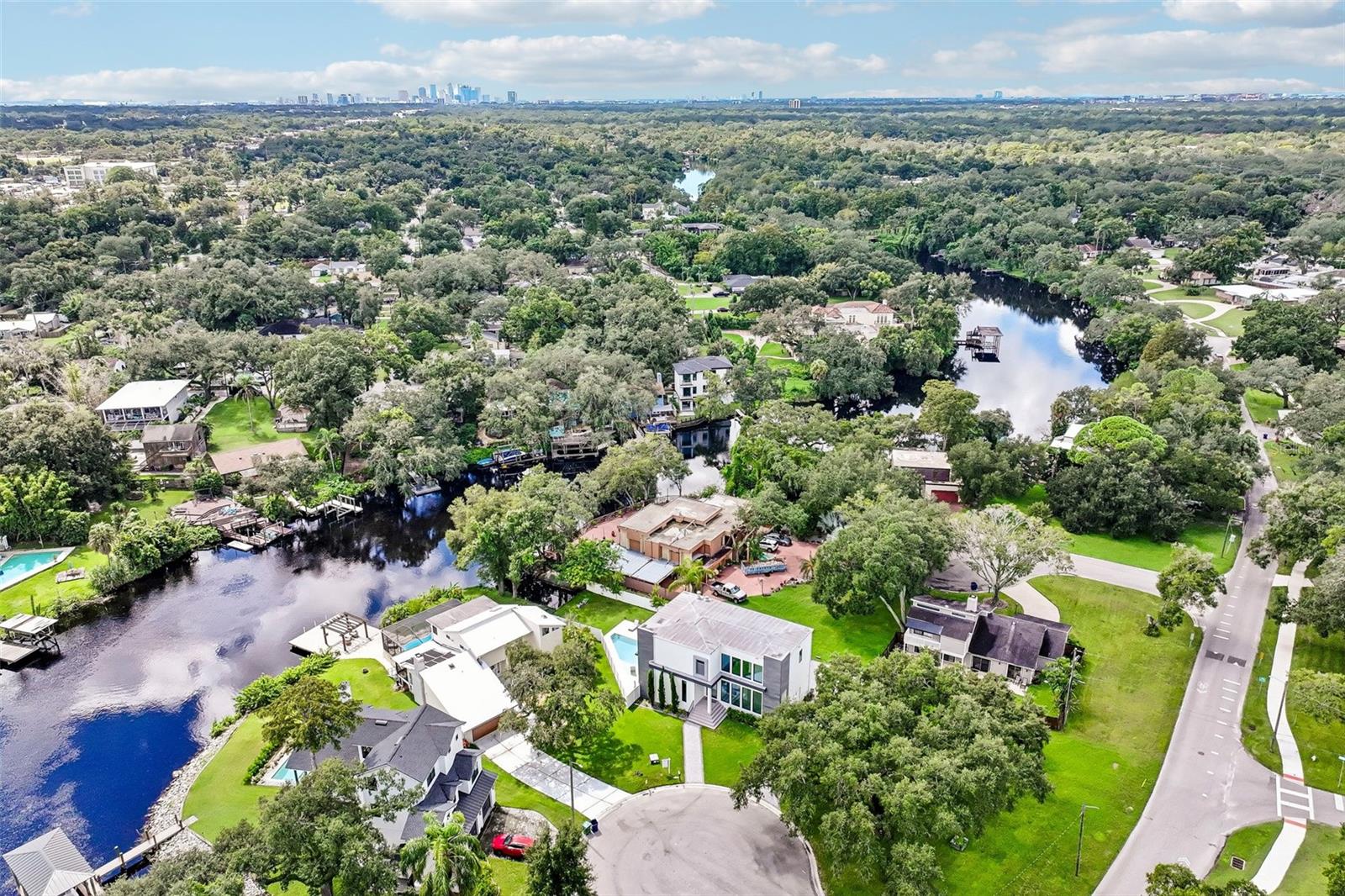 8103 N RIVER SHORE DR — photo 68