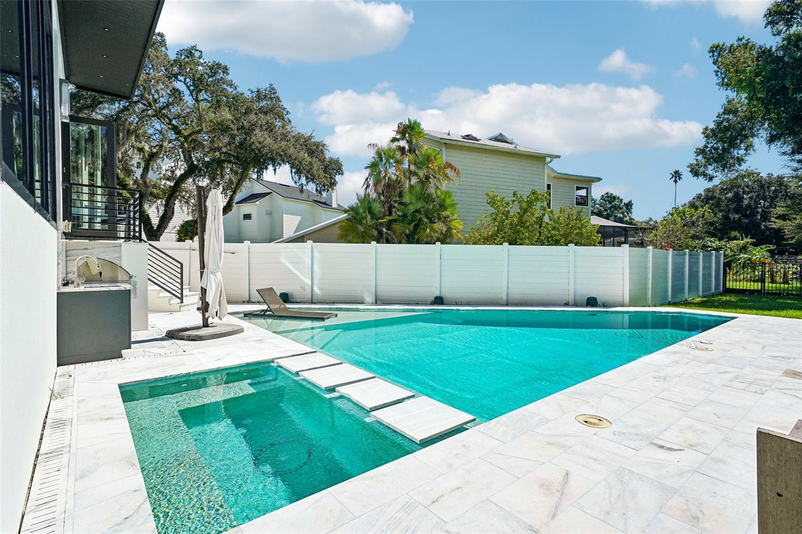 8103 N RIVER SHORE DR — photo 59