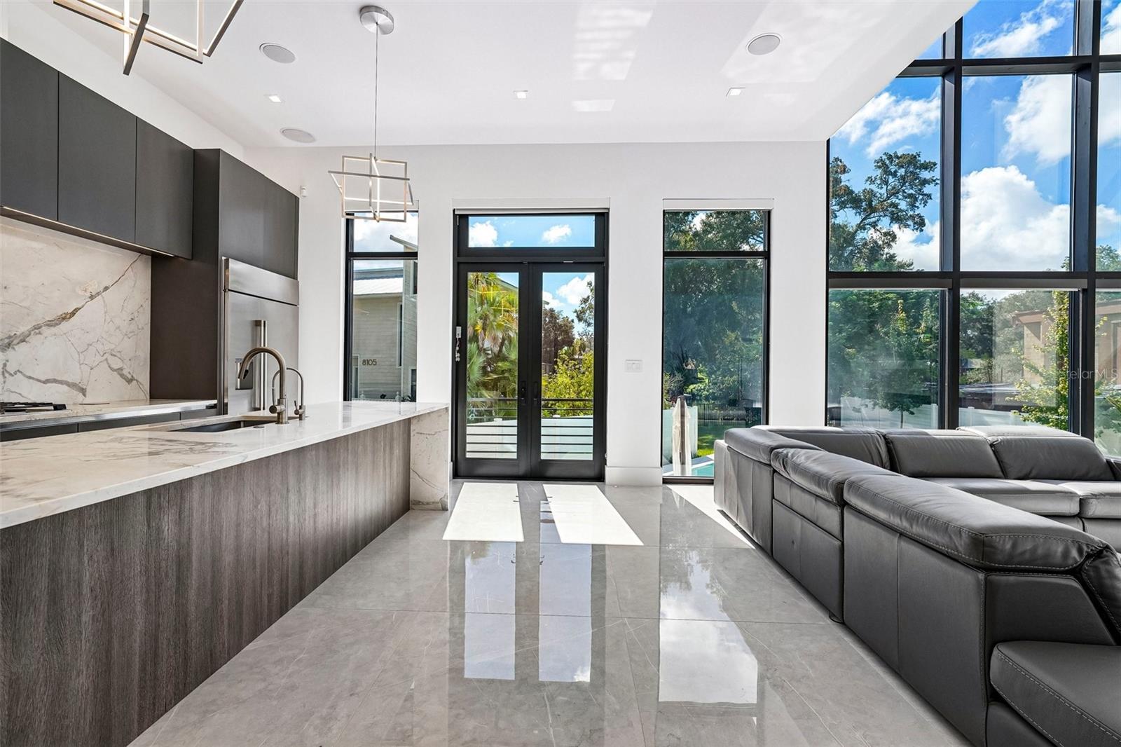 8103 N RIVER SHORE DR — photo 16