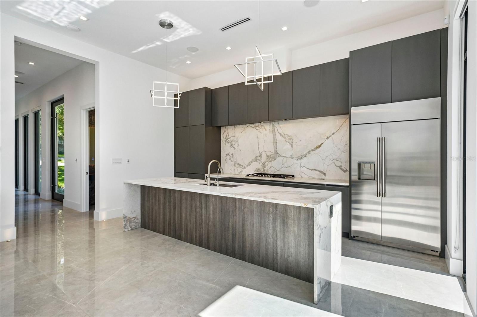 8103 N RIVER SHORE DR — photo 11