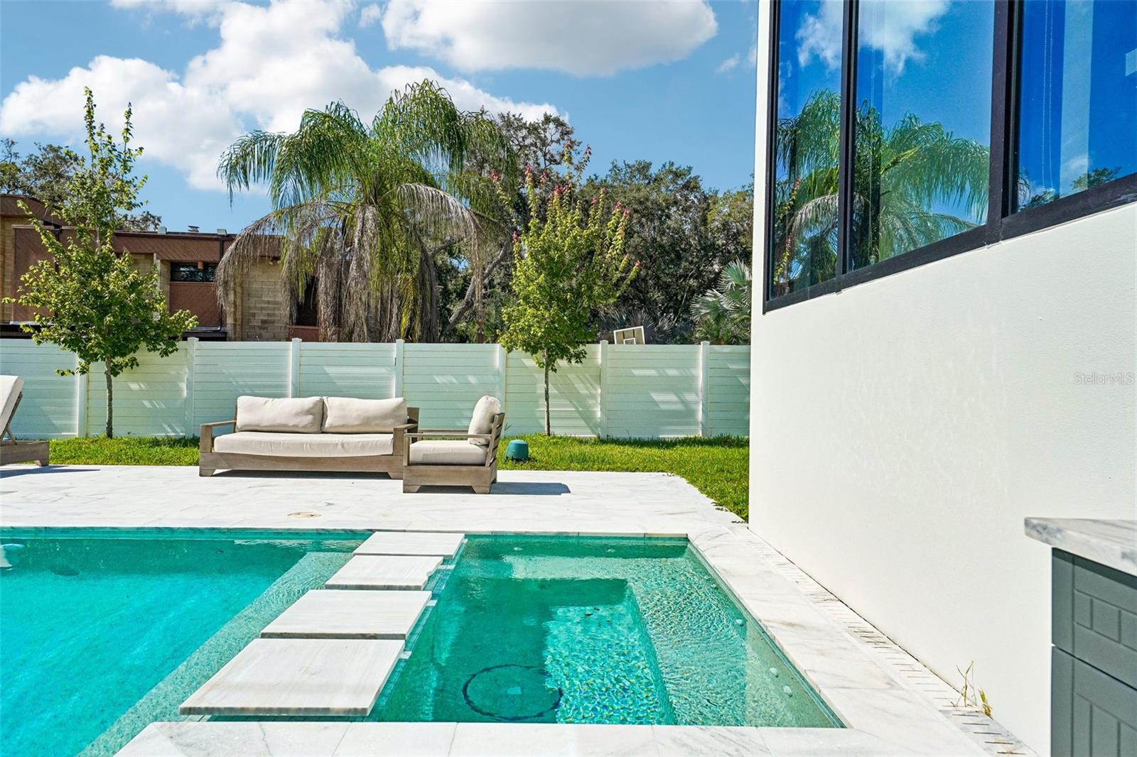 8103 N RIVER SHORE DR — photo 63