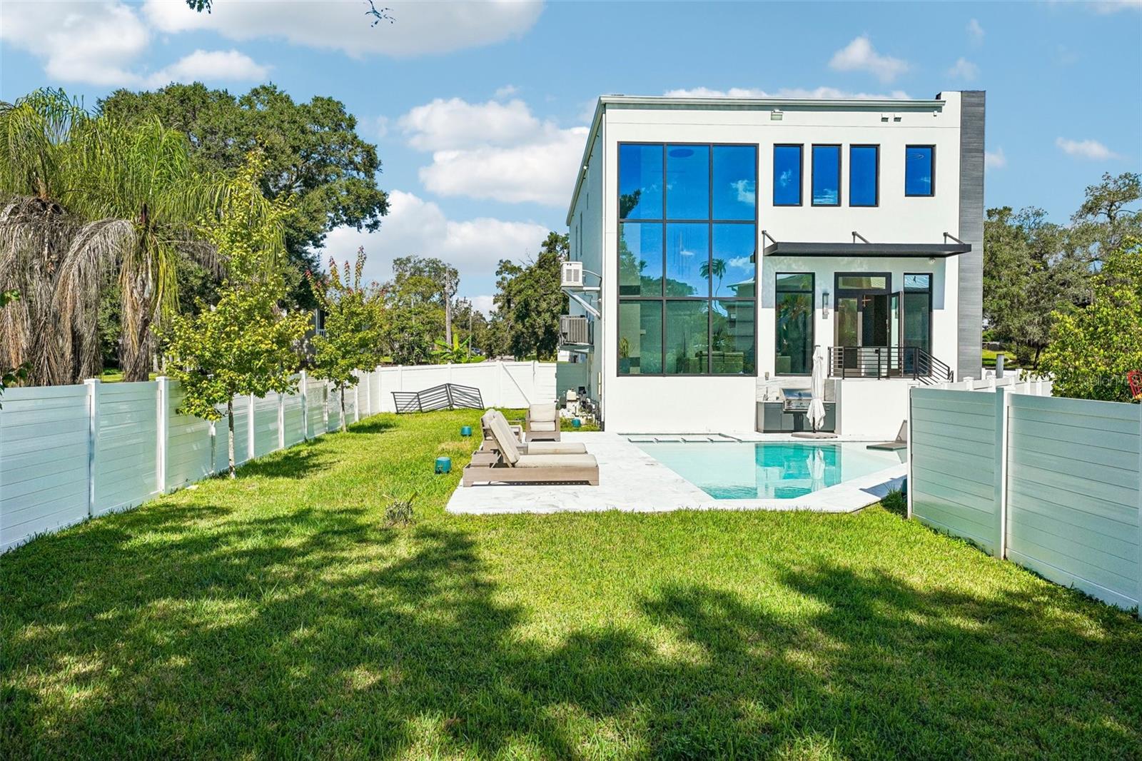 8103 N RIVER SHORE DR — photo 75