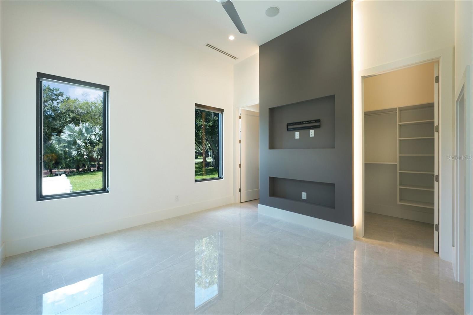 8103 N RIVER SHORE DR — photo 40