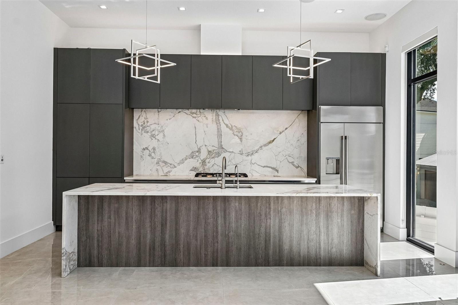 8103 N RIVER SHORE DR — photo 12