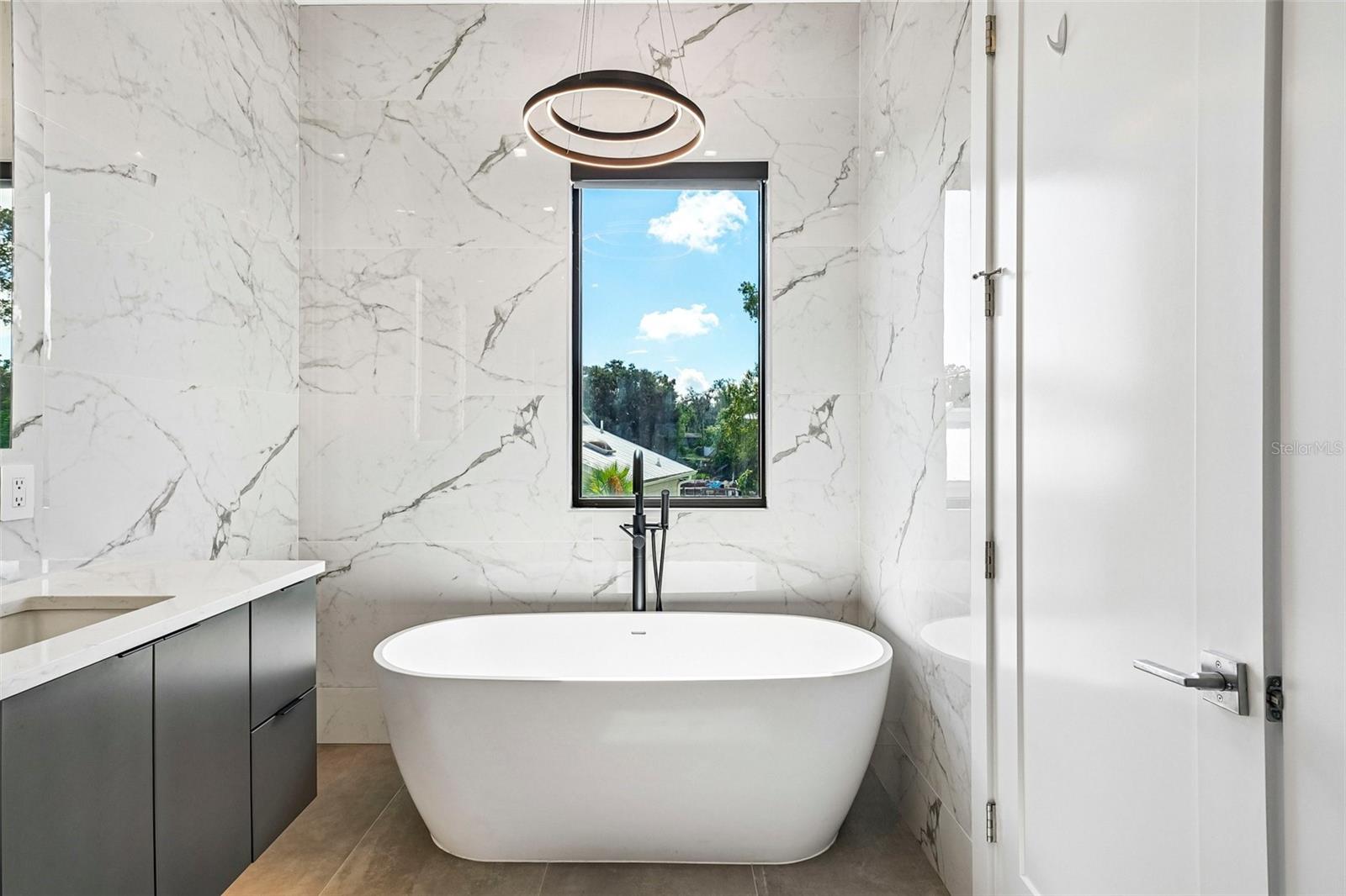 8103 N RIVER SHORE DR — photo 27