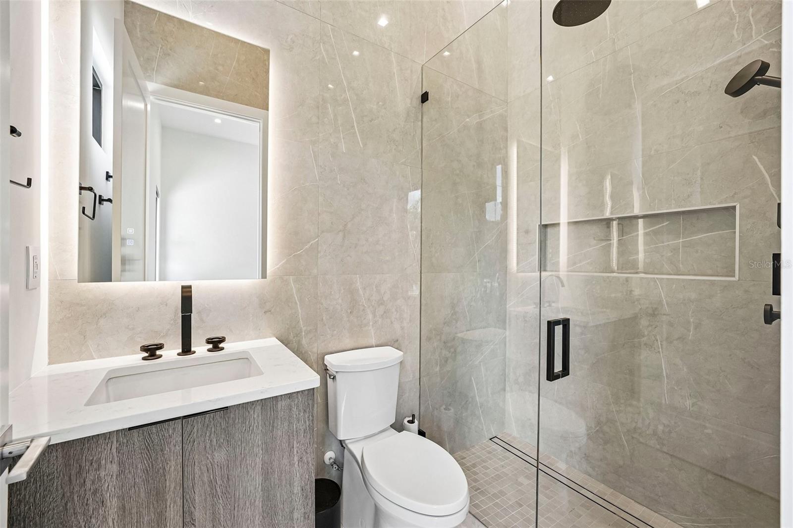 8103 N RIVER SHORE DR — photo 25
