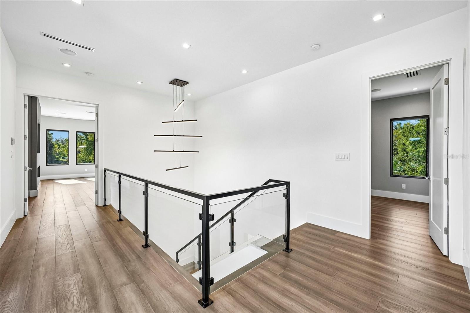 8103 N RIVER SHORE DR — photo 50