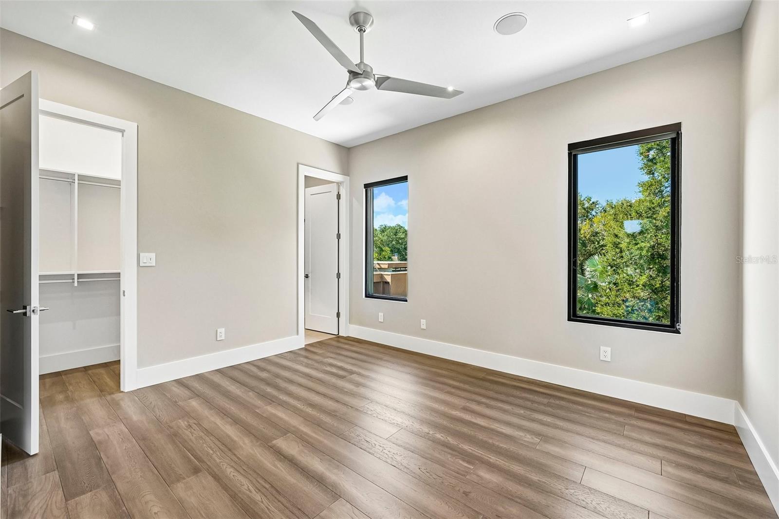 8103 N RIVER SHORE DR — photo 56