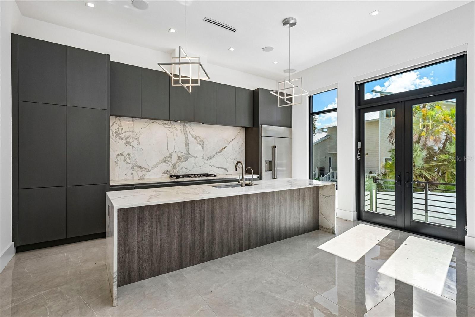 8103 N RIVER SHORE DR — photo 13