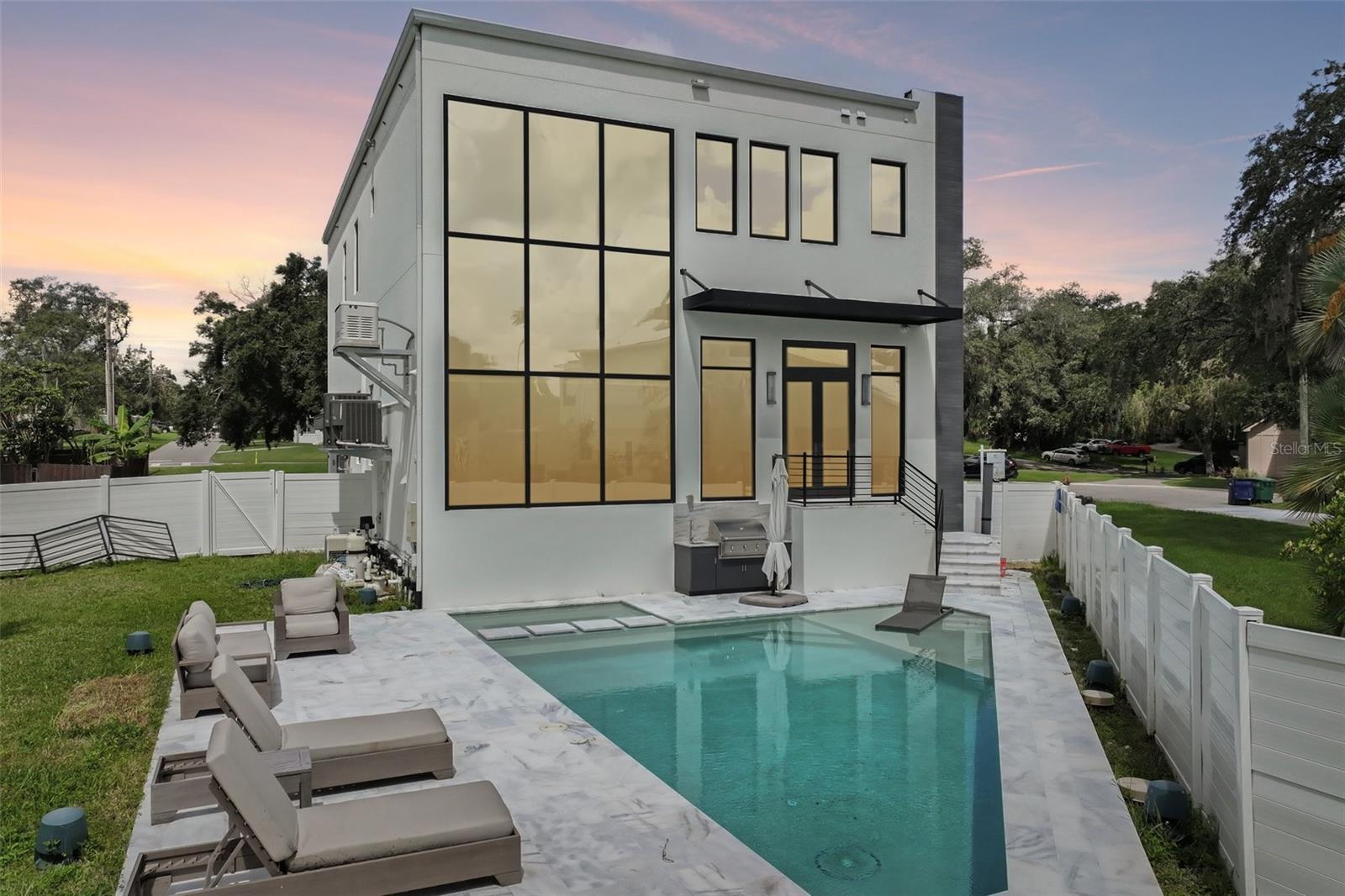 8103 N RIVER SHORE DR — photo 85