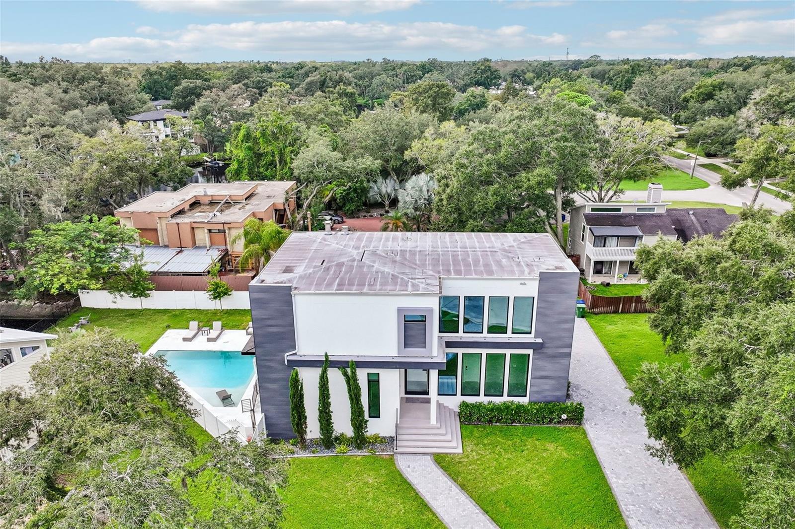 8103 N RIVER SHORE DR — photo 71