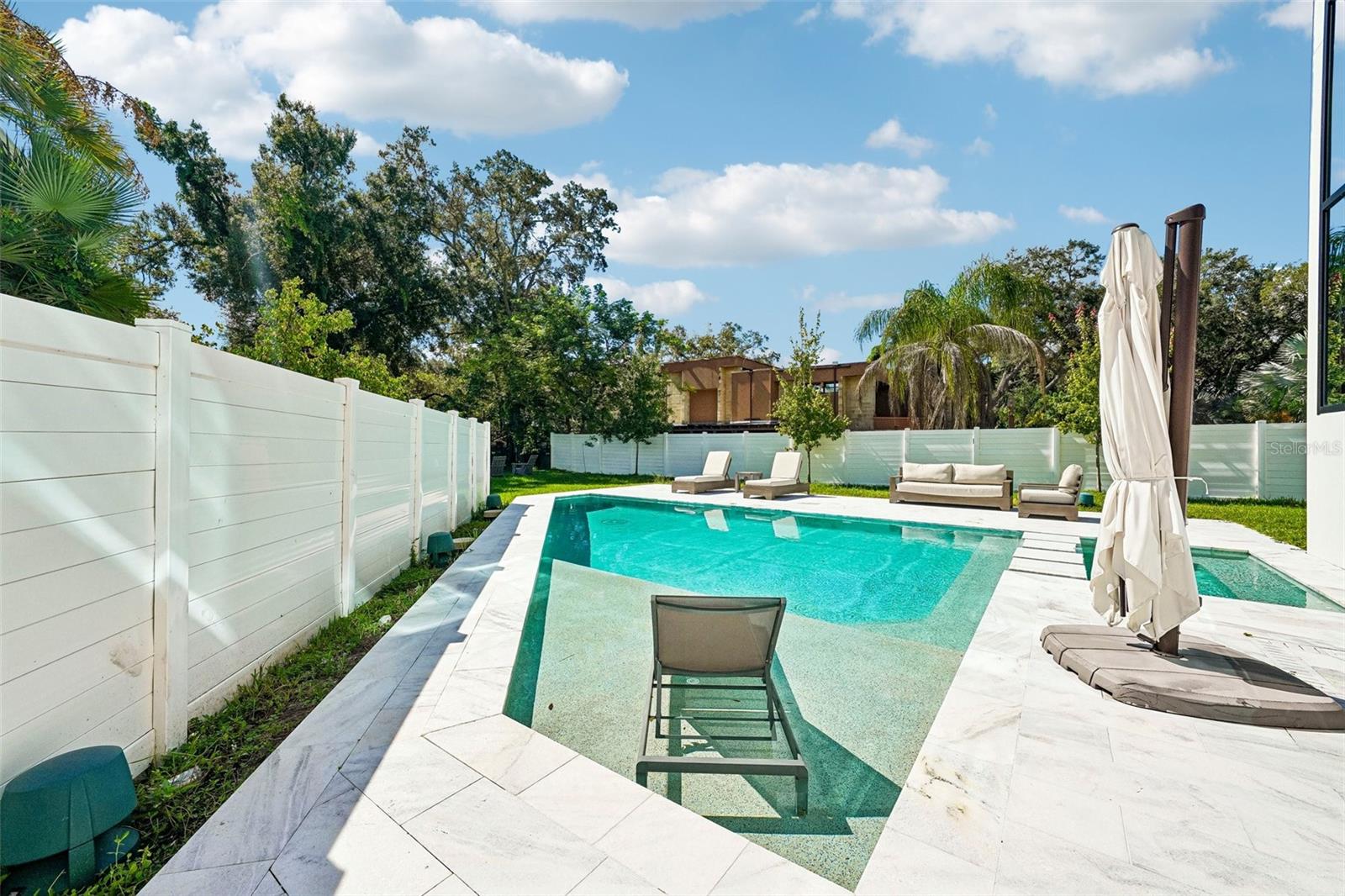 8103 N RIVER SHORE DR — photo 66