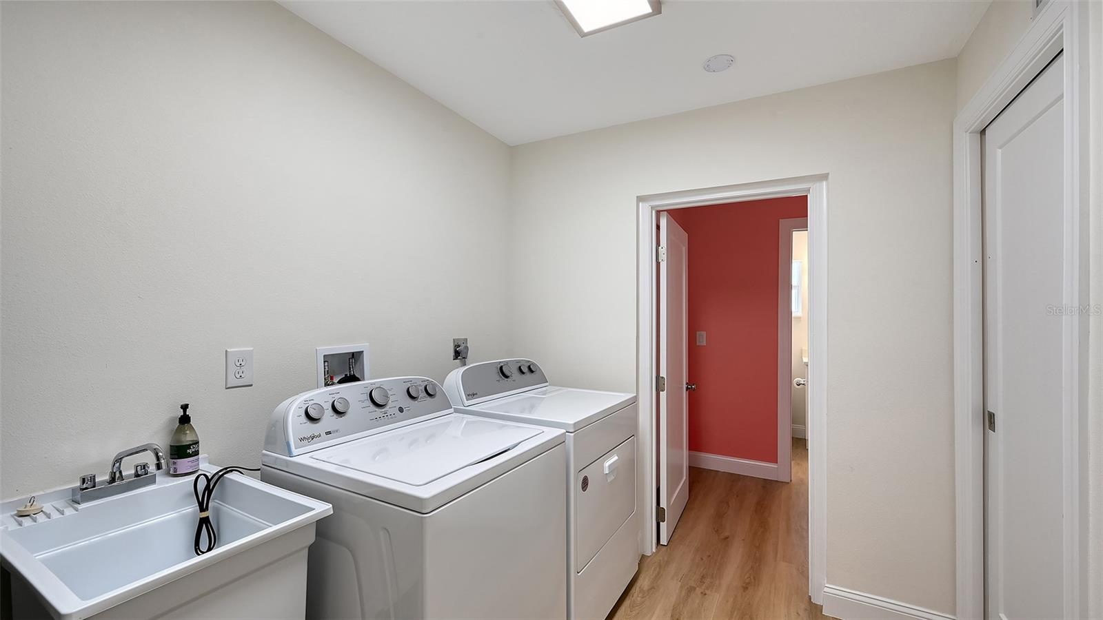 5151 SAINT ALBANS AVE — photo 46