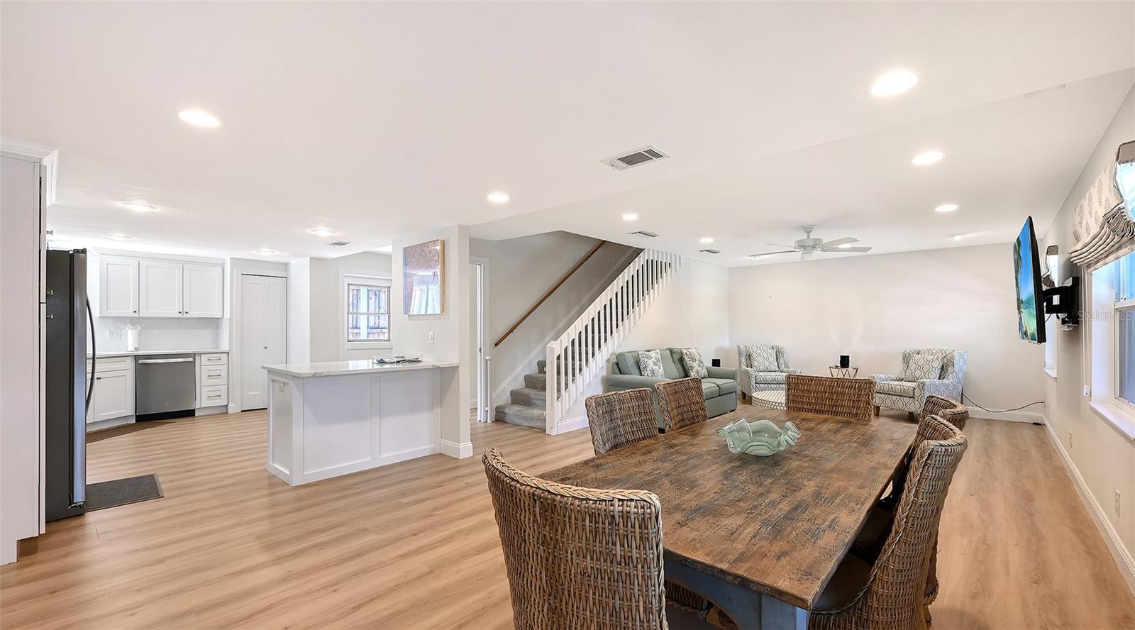 5151 SAINT ALBANS AVE — photo 12