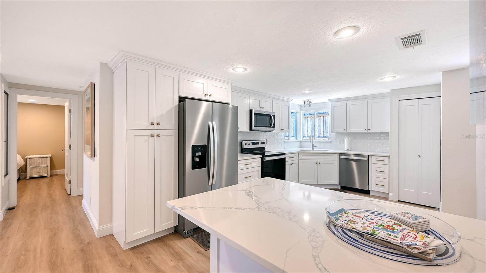 5151 SAINT ALBANS AVE — photo 20