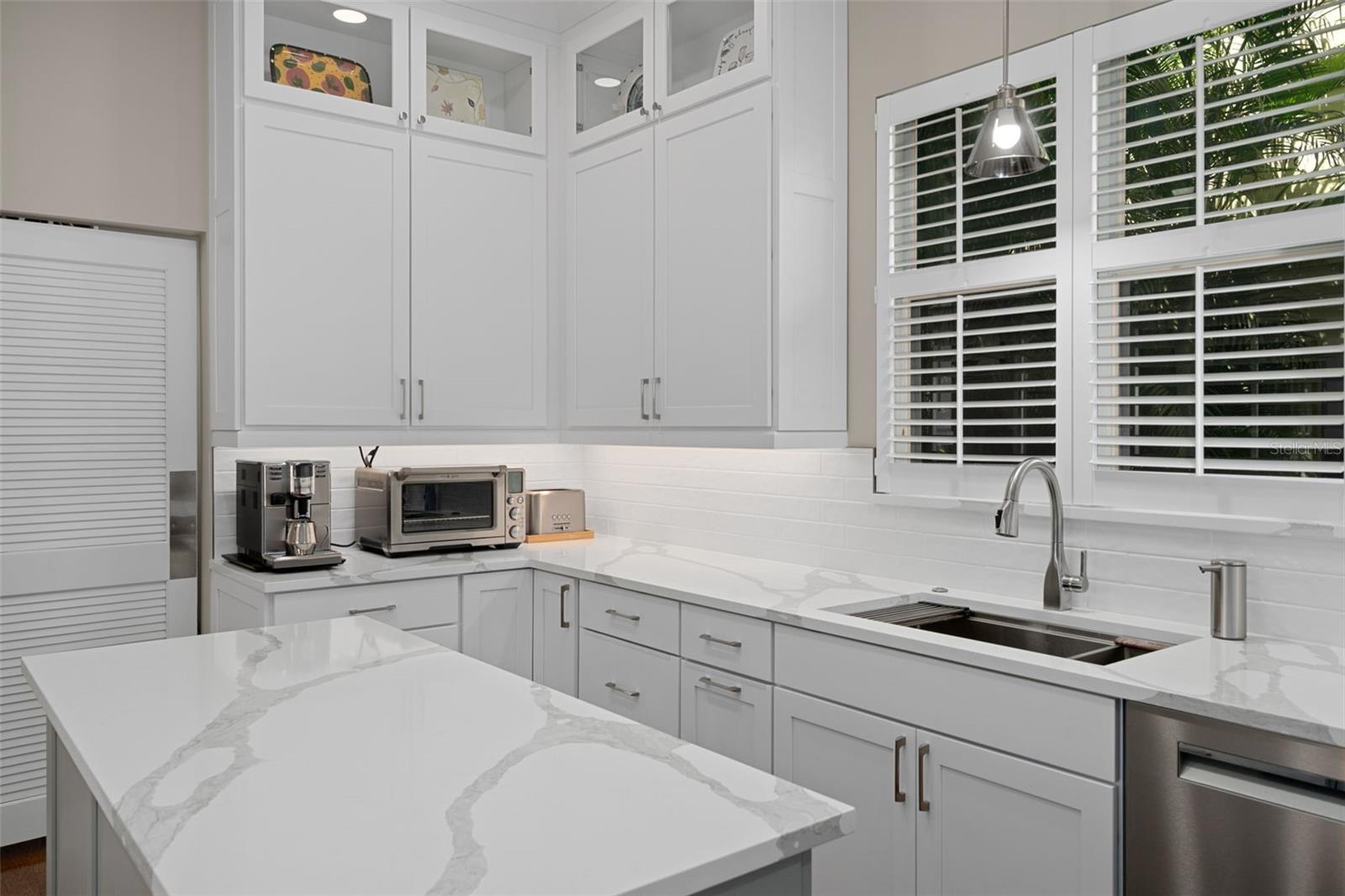 828 S ROME AVE — photo 35