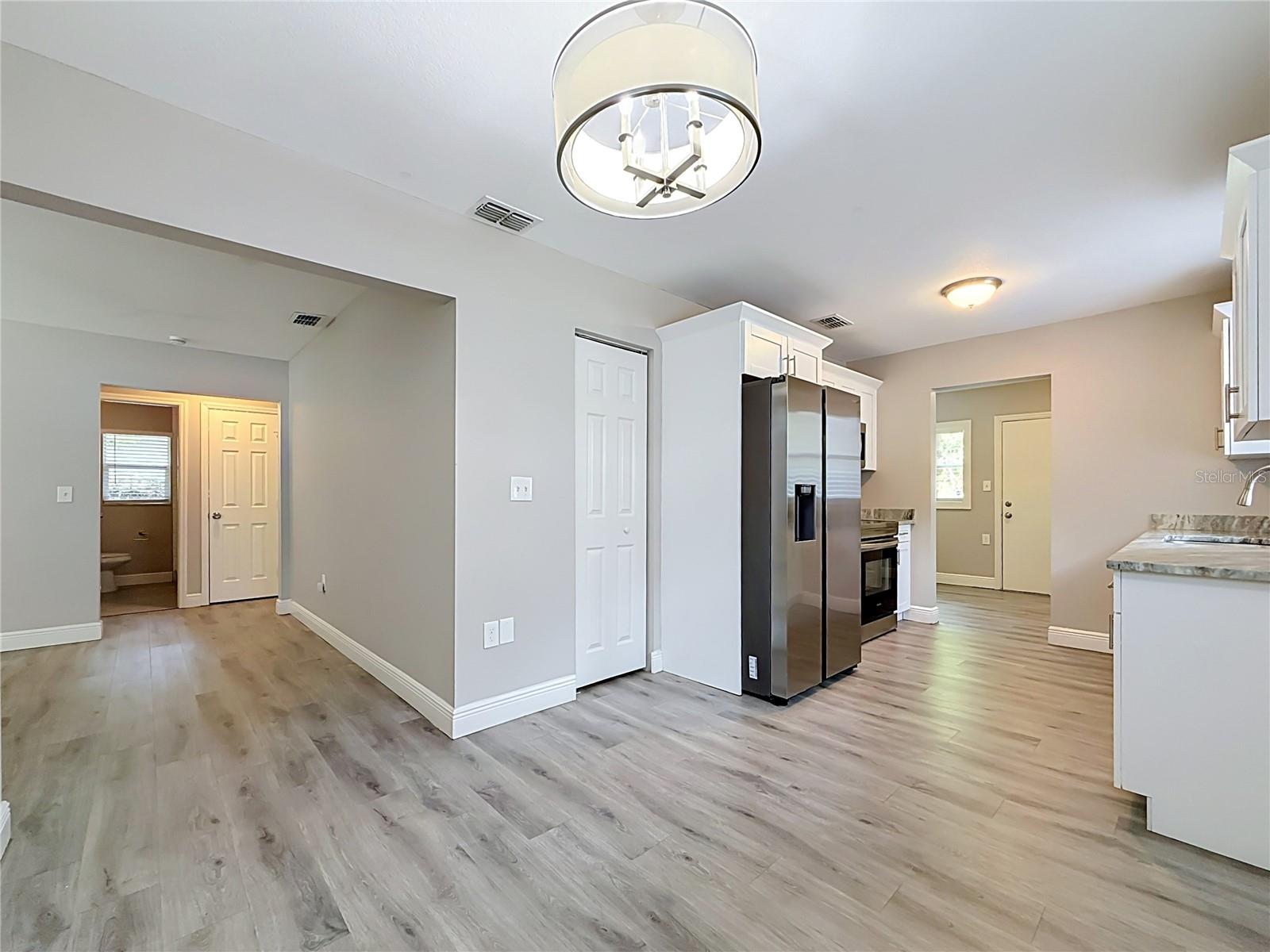8307 N ELMER ST — photo 20