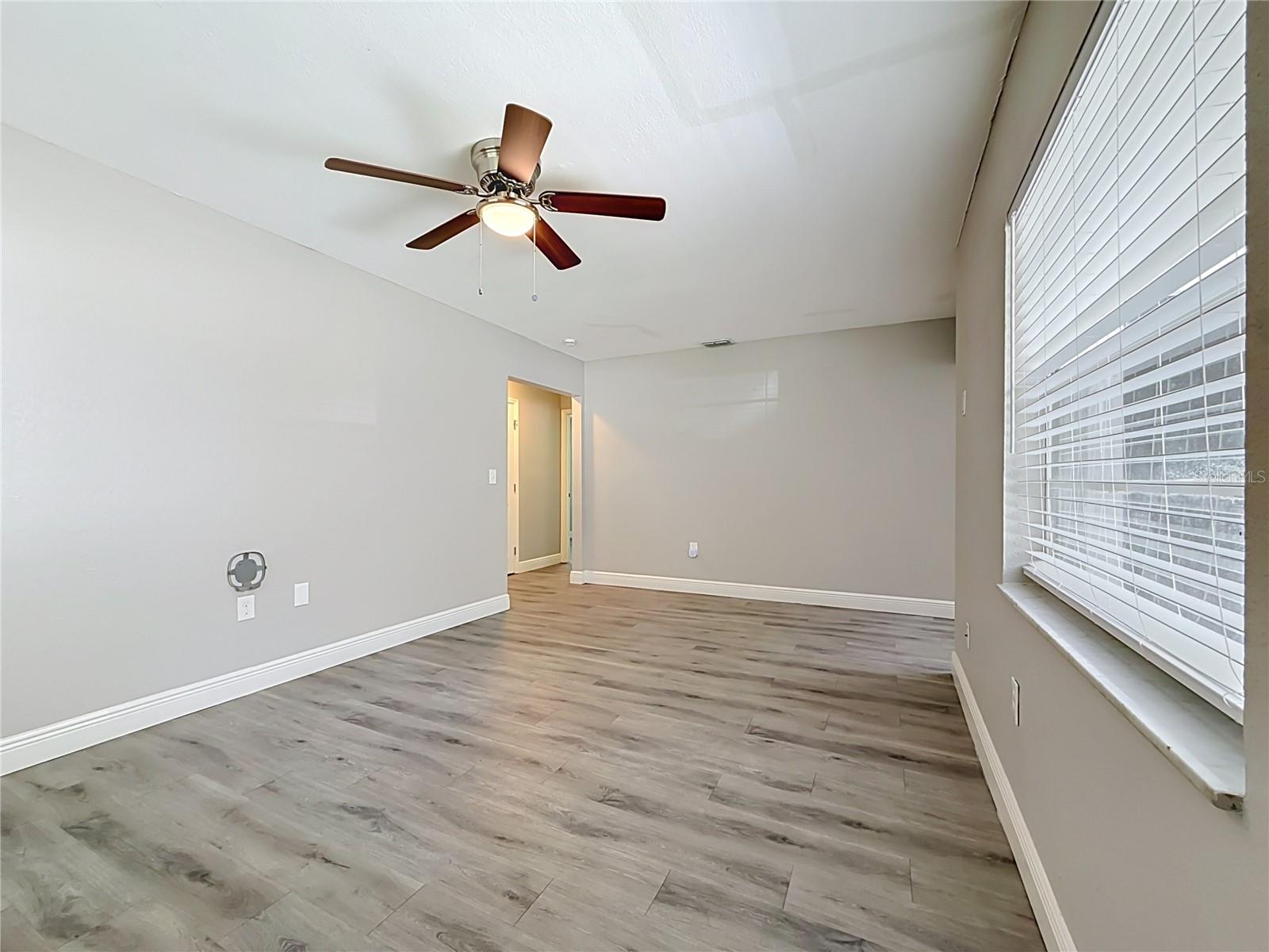 8307 N ELMER ST — photo 15