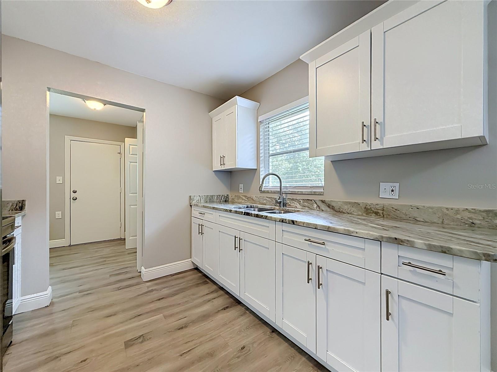 8307 N ELMER ST — photo 25