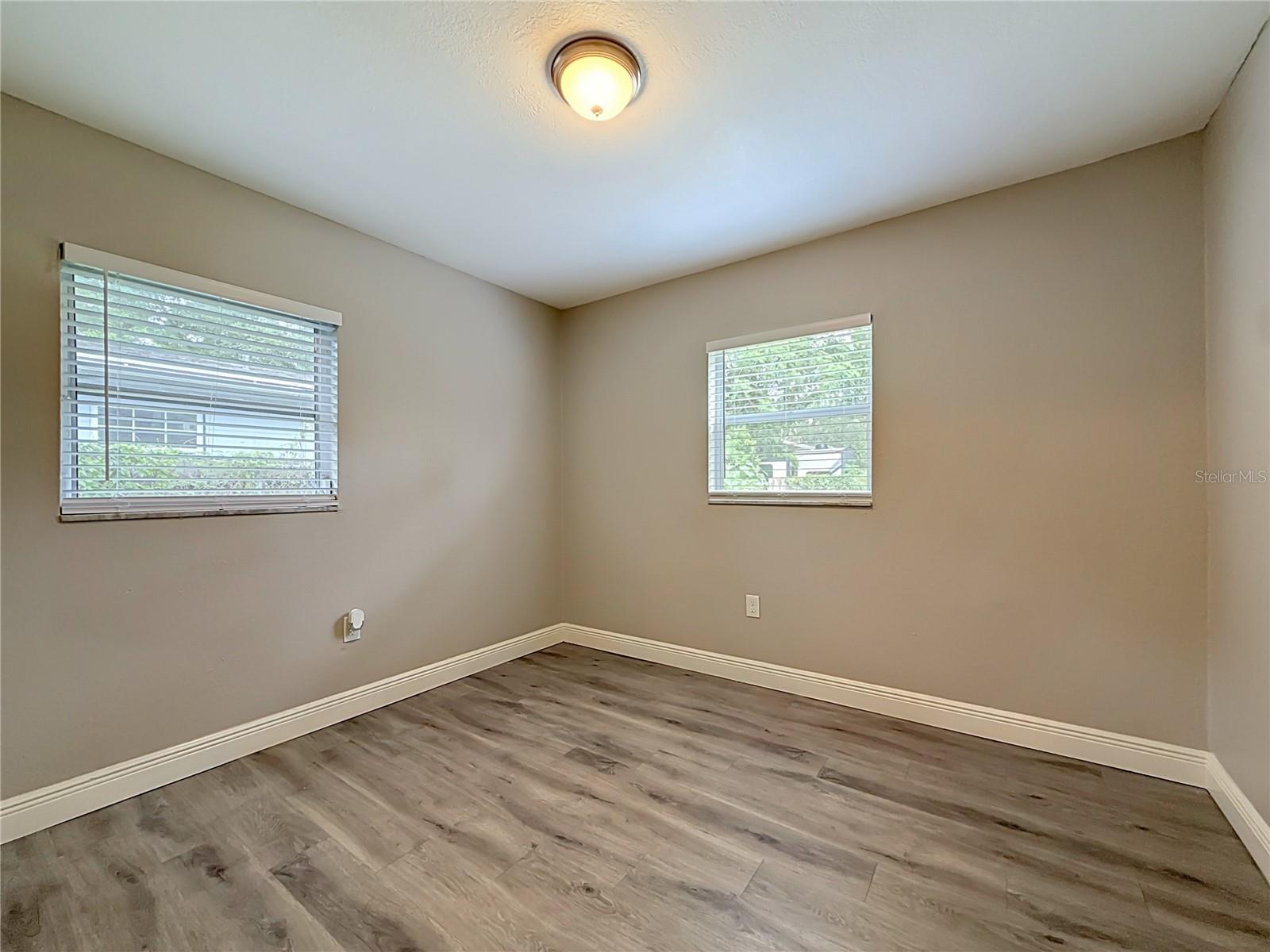 8307 N ELMER ST — photo 36