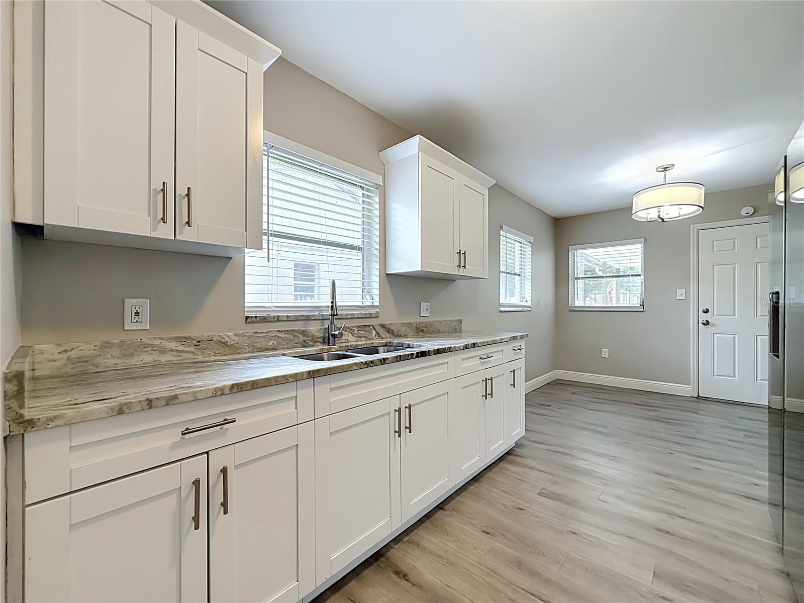 8307 N ELMER ST — photo 28