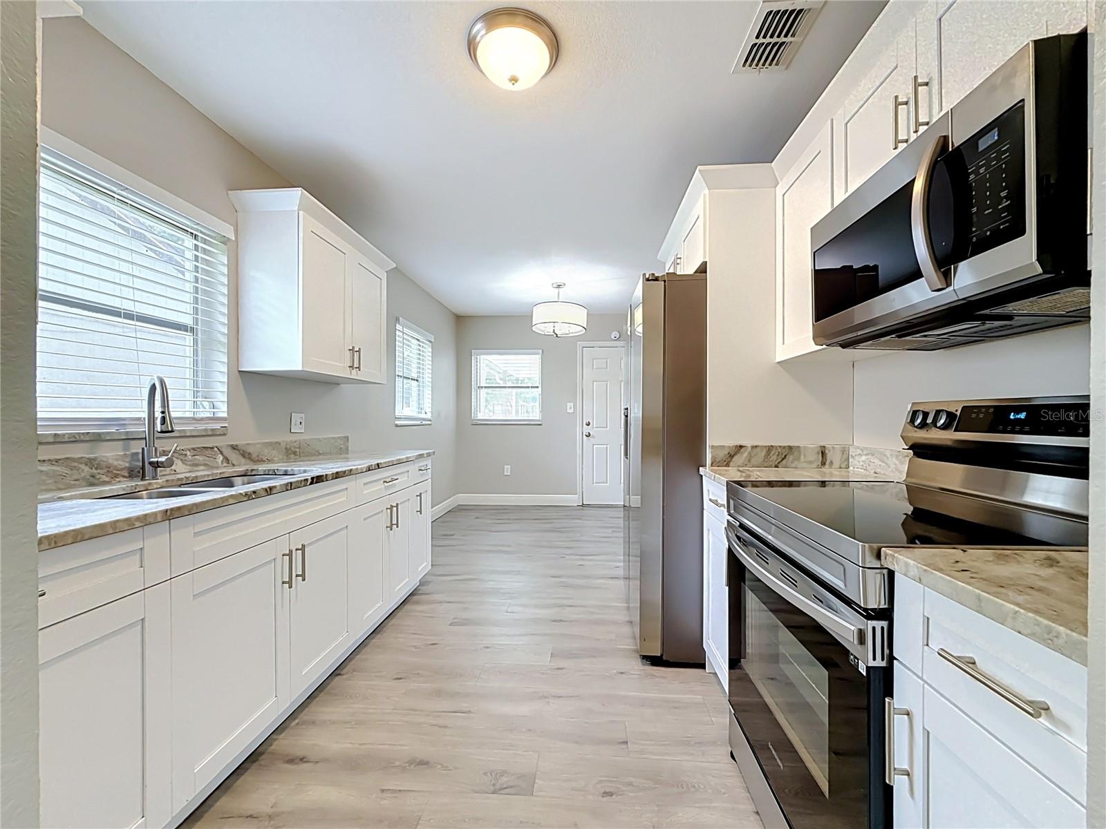 8307 N ELMER ST — photo 27