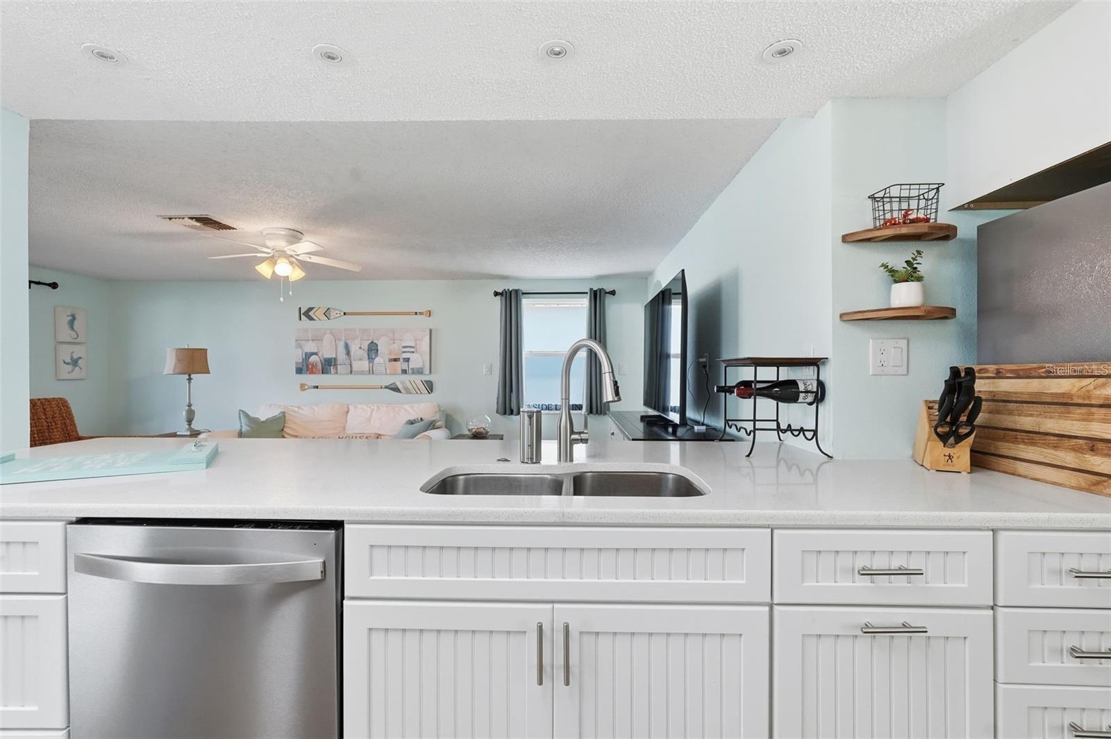 13614 EVELANE DR — photo 11
