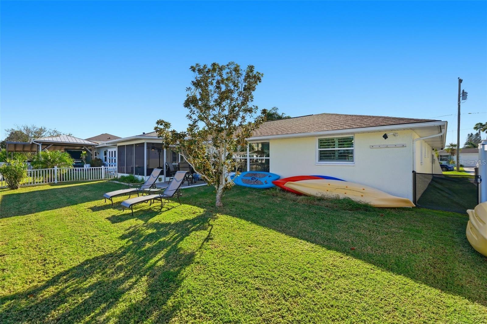 13614 EVELANE DR — photo 30