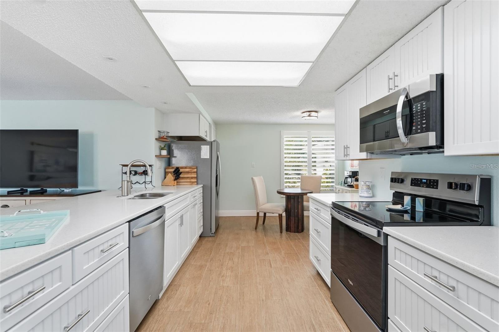 13614 EVELANE DR — photo 7