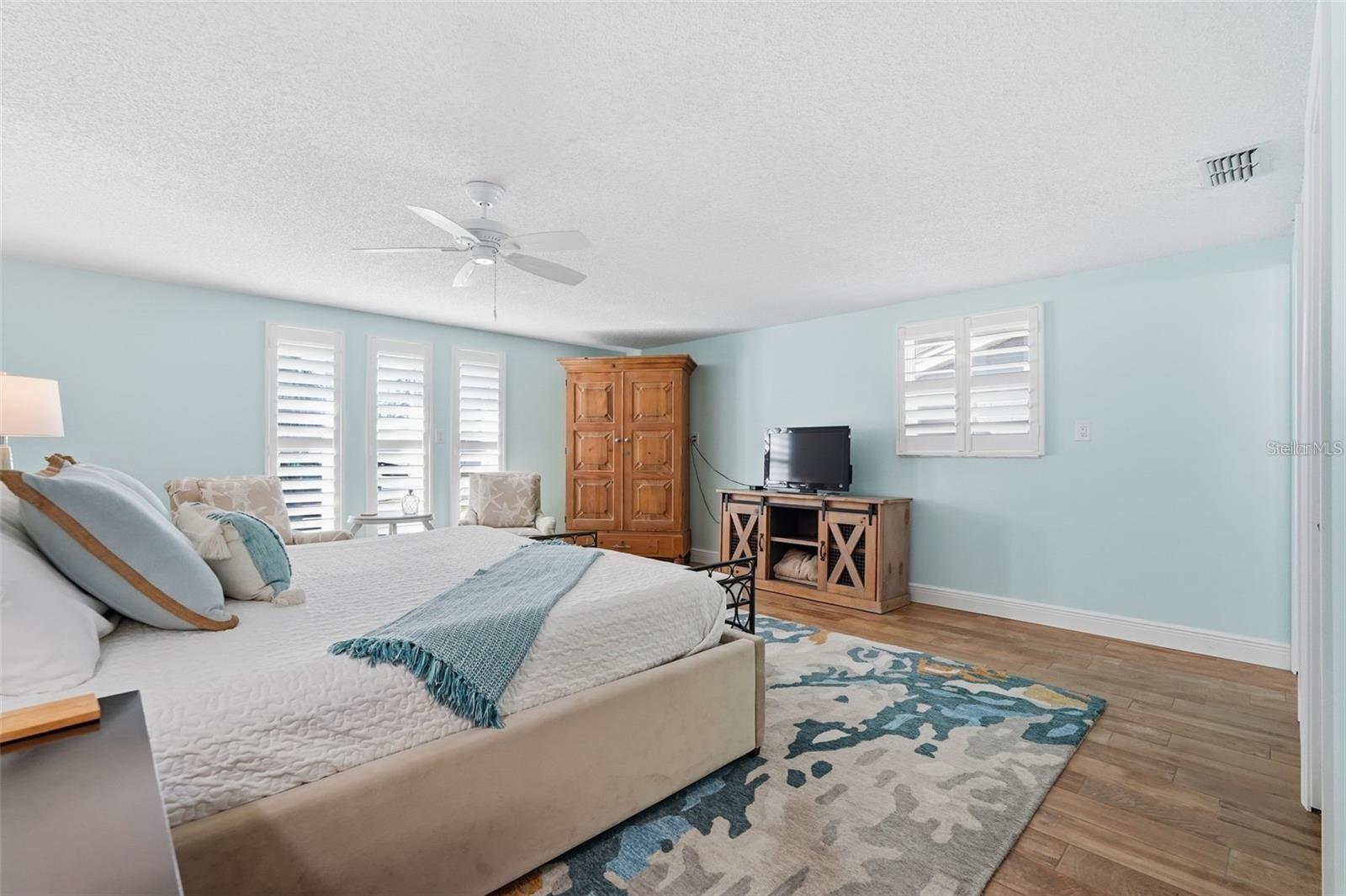 13614 EVELANE DR — photo 17