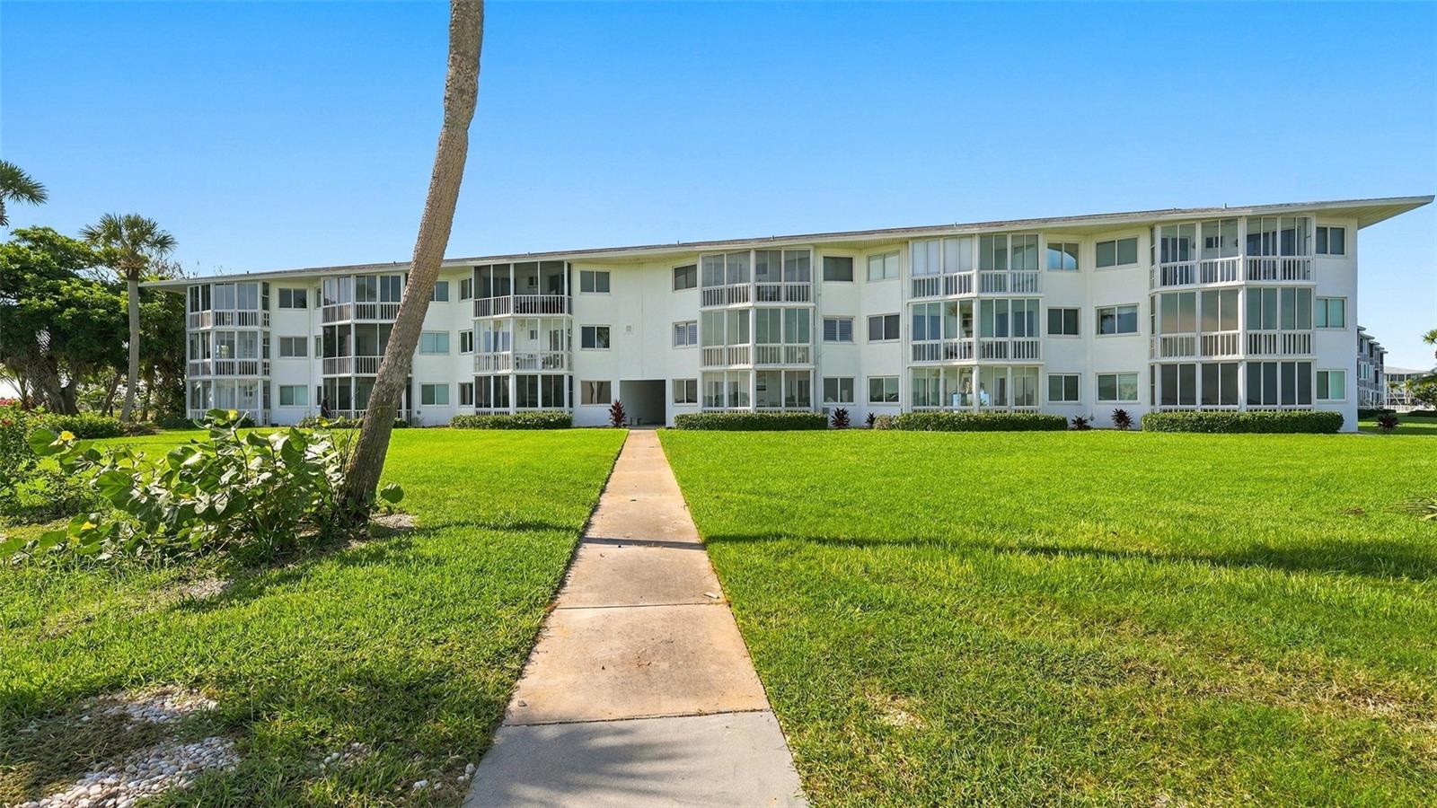 777 JOHN RINGLING BLVD #2 — photo 34