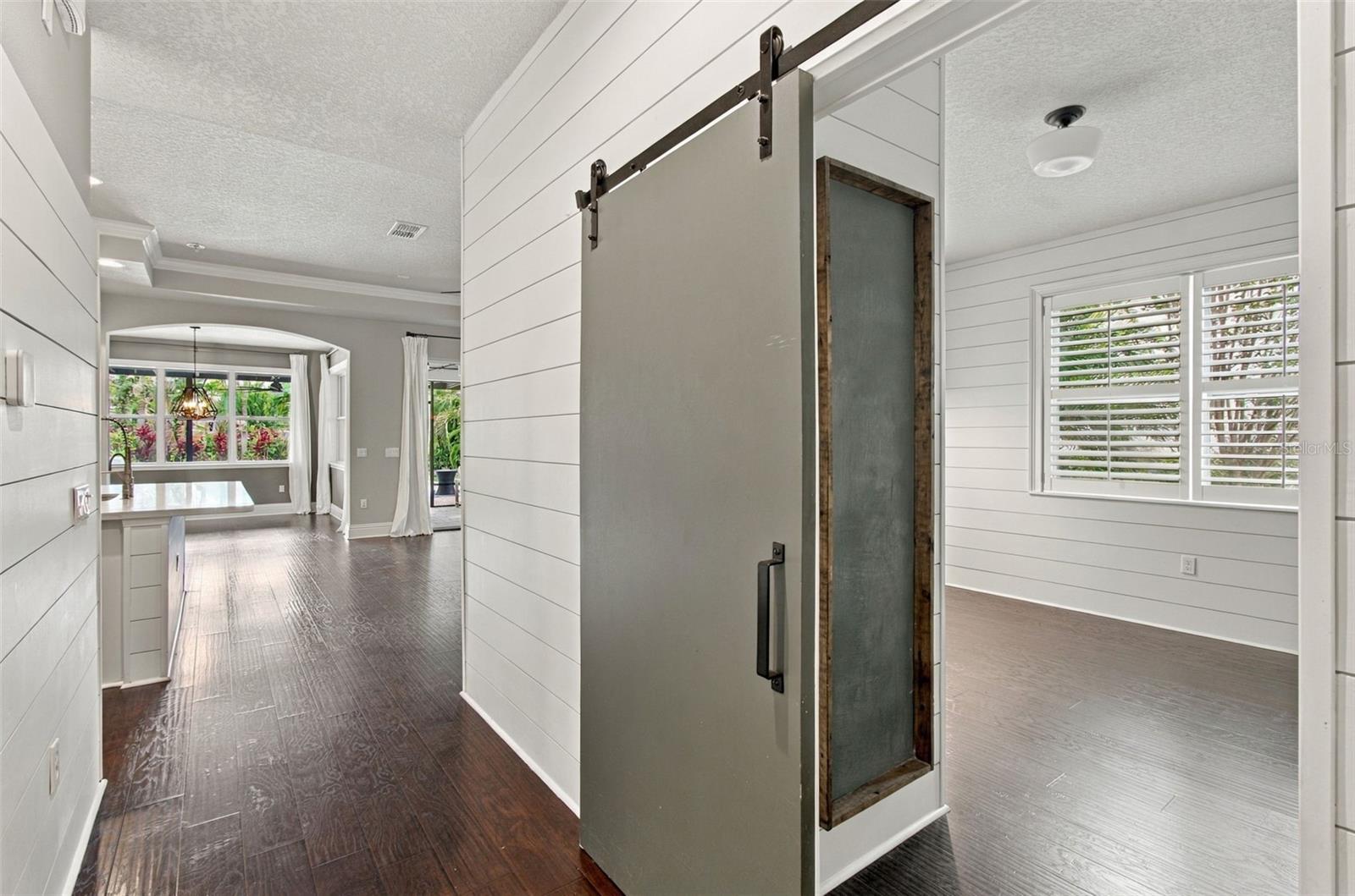 6805 PARK STRAND DR — photo 18