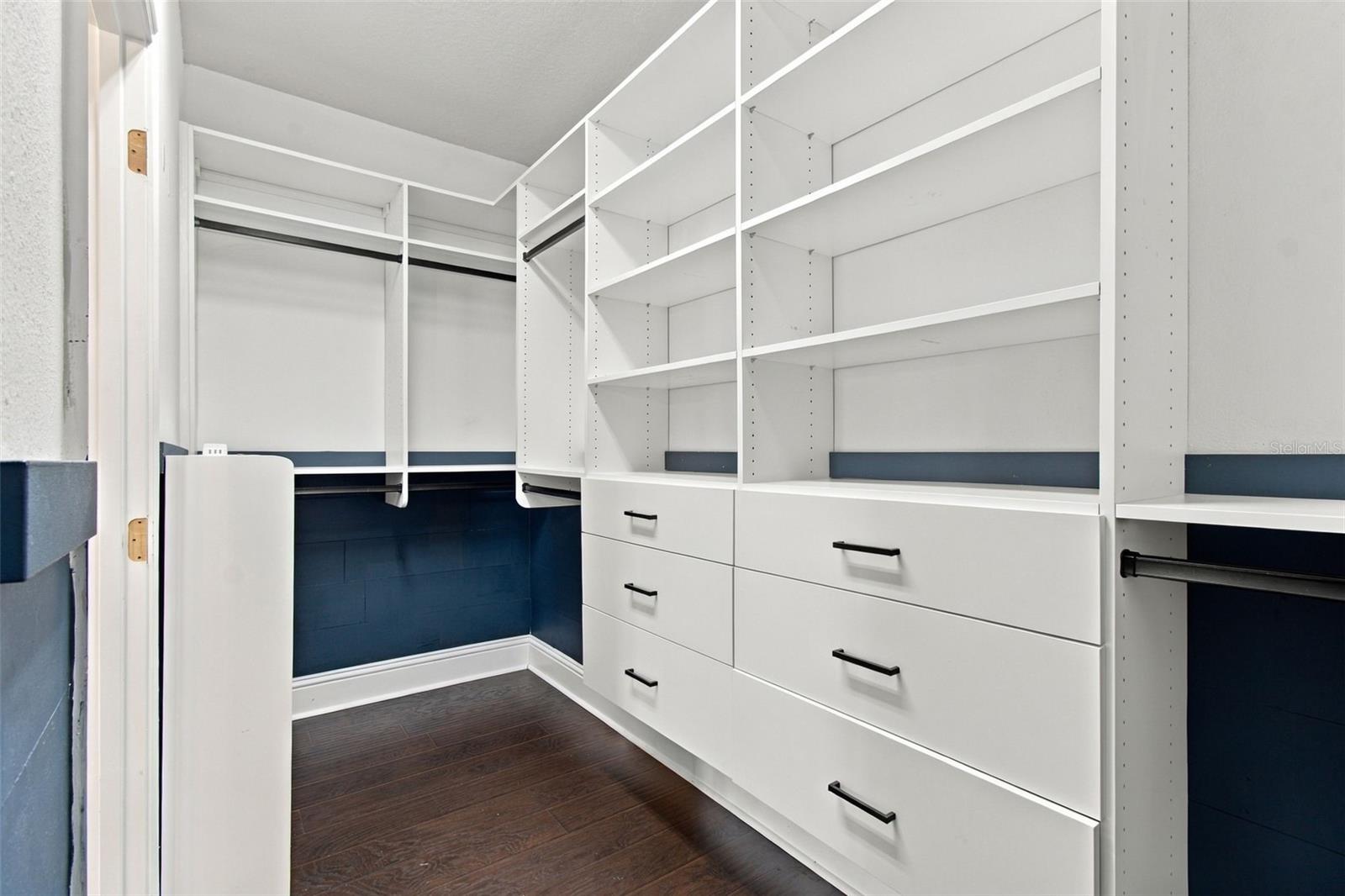 6805 PARK STRAND DR — photo 40