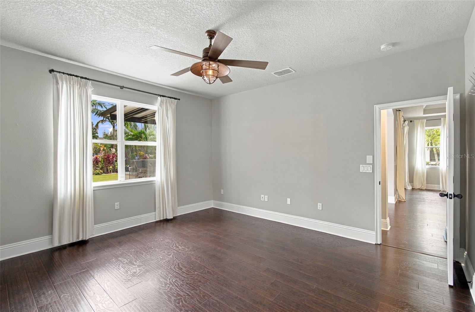 6805 PARK STRAND DR — photo 33