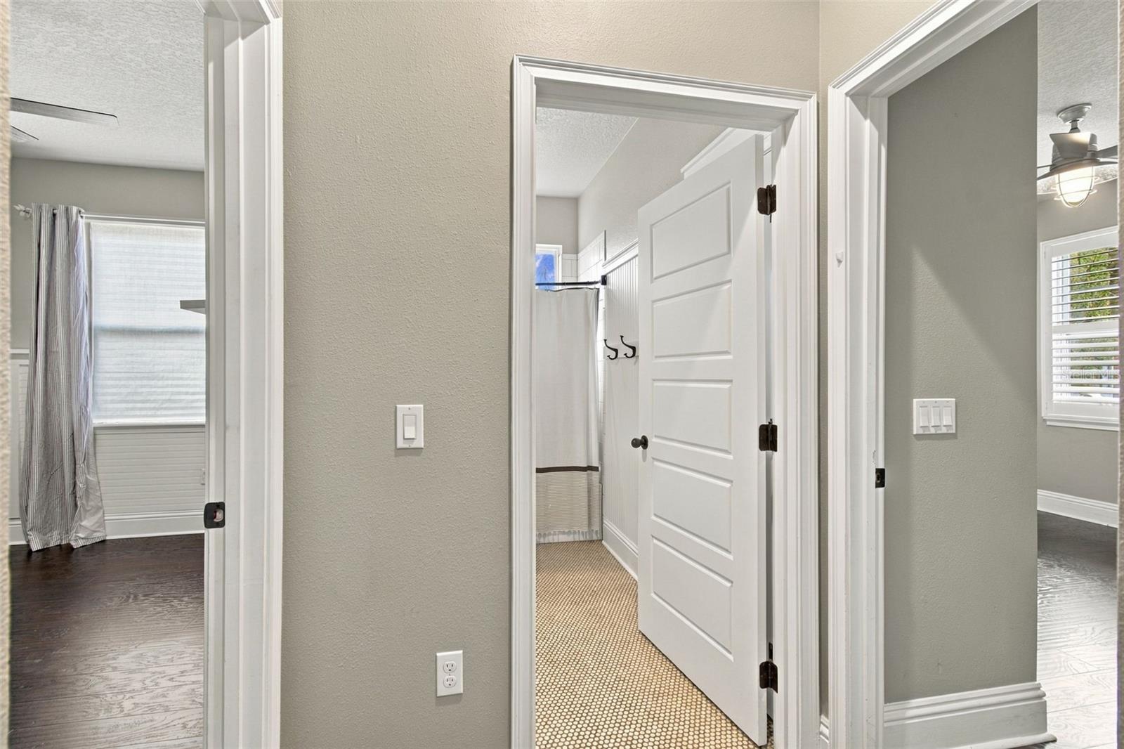 6805 PARK STRAND DR — photo 9