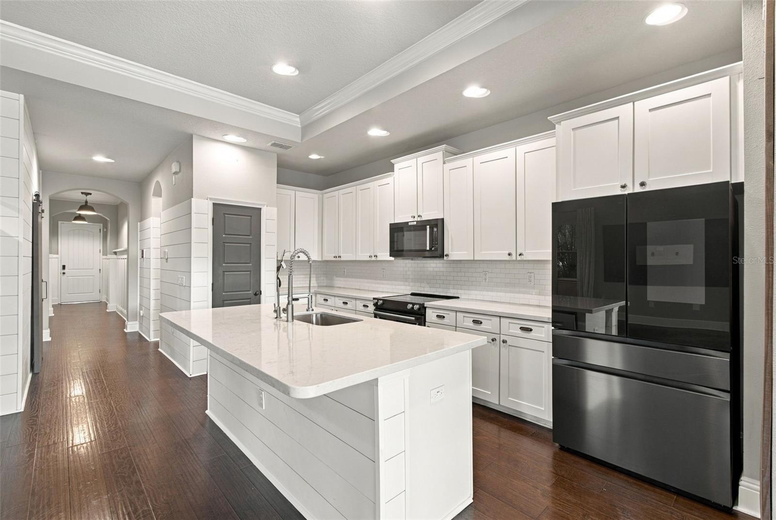 6805 PARK STRAND DR — photo 24