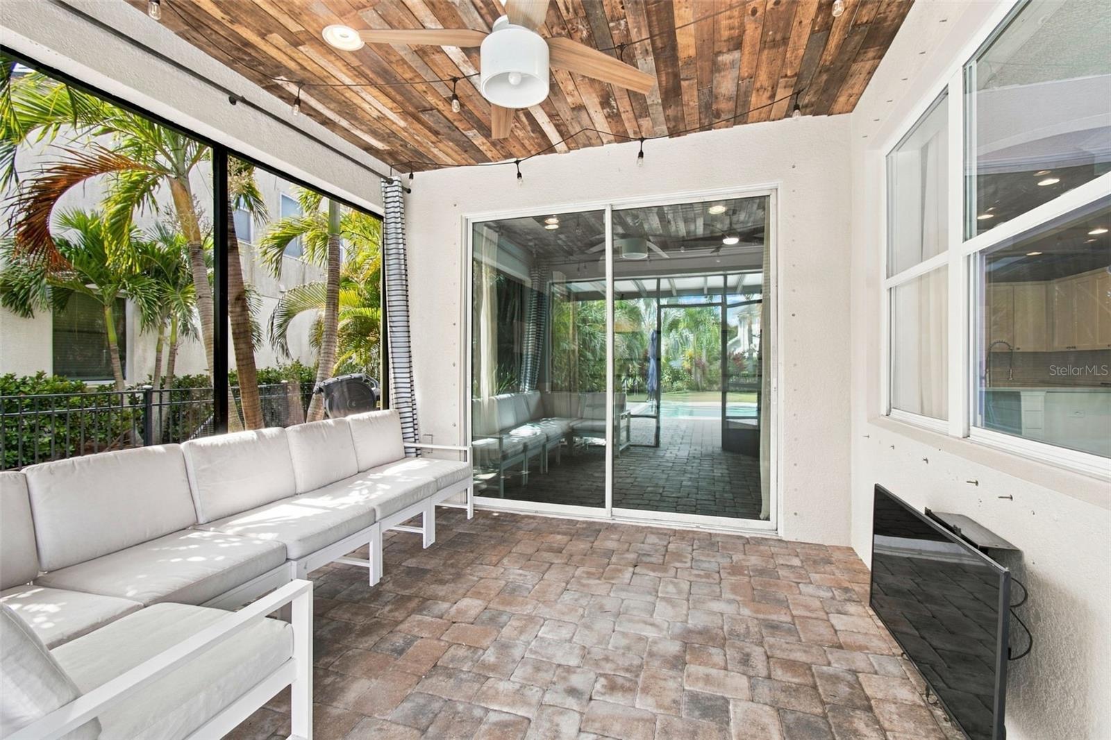 6805 PARK STRAND DR — photo 43