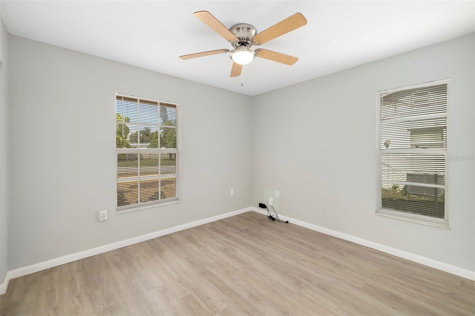3905 SANDPOINTE DR — photo 29