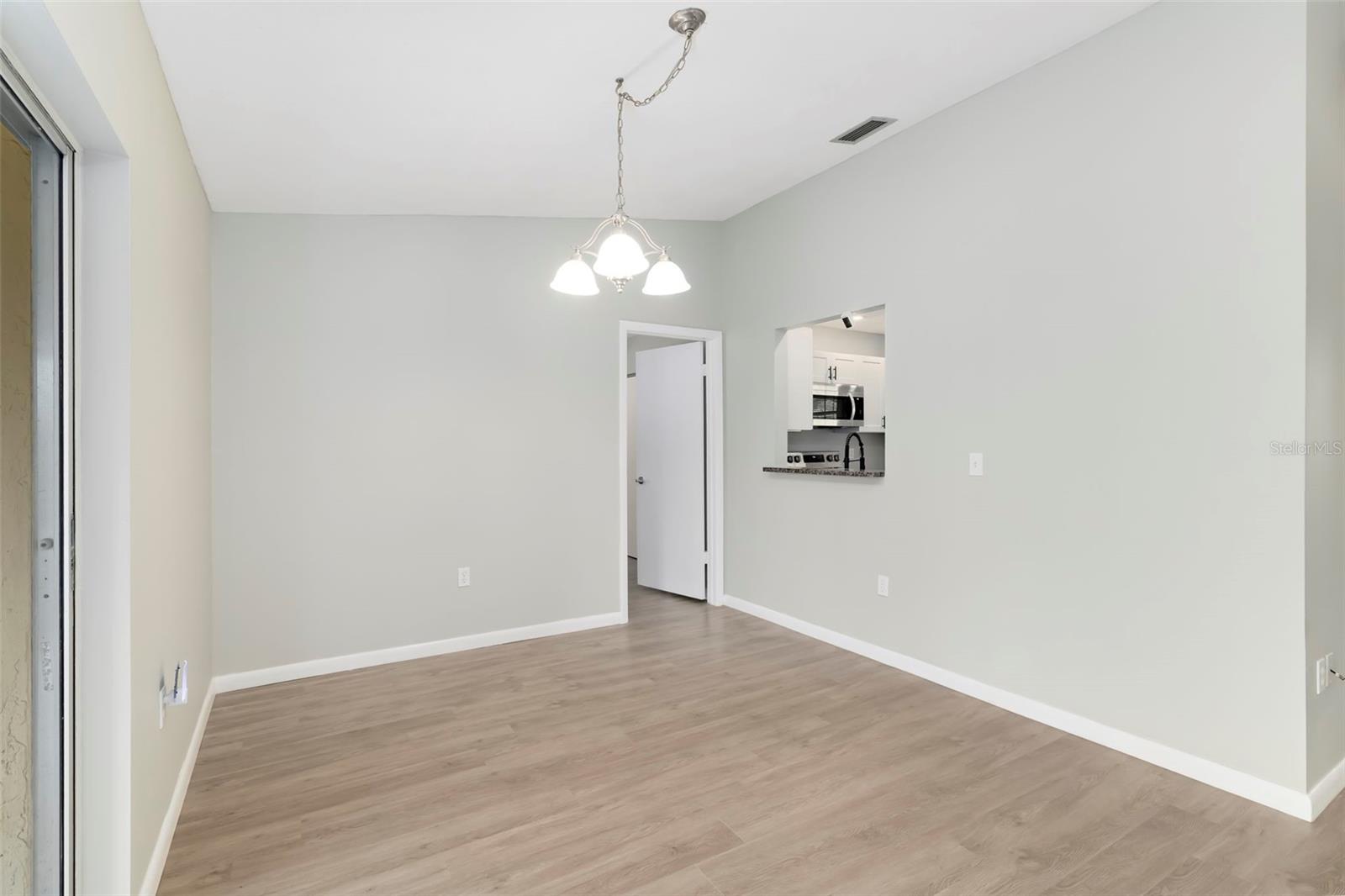 3905 SANDPOINTE DR — photo 16