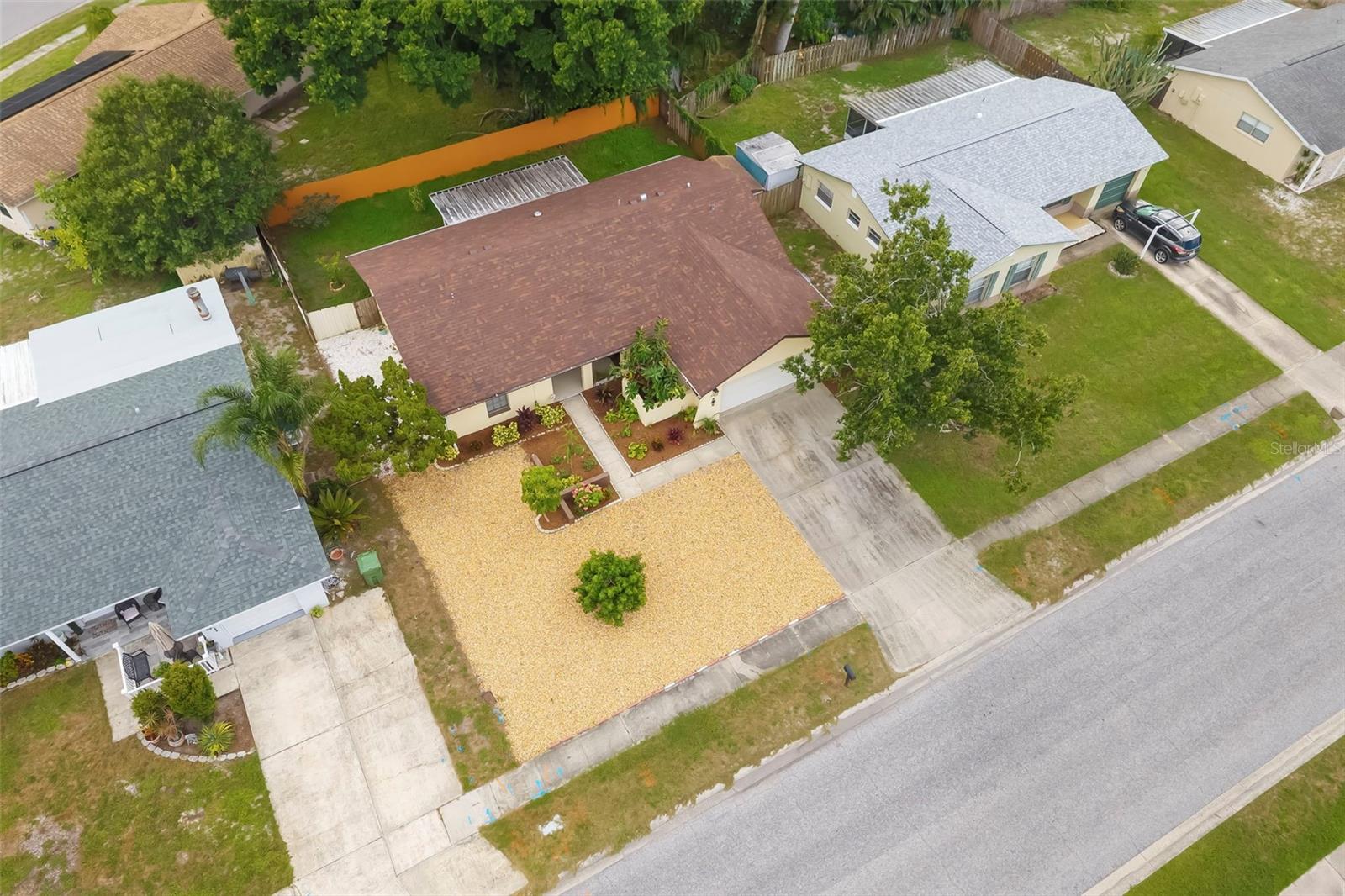 3905 SANDPOINTE DR — photo 40